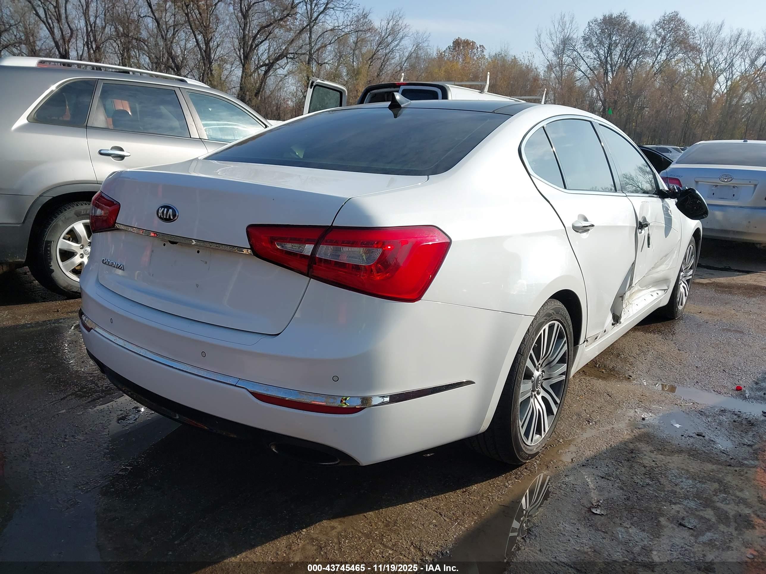 KIA CADENZA image 4