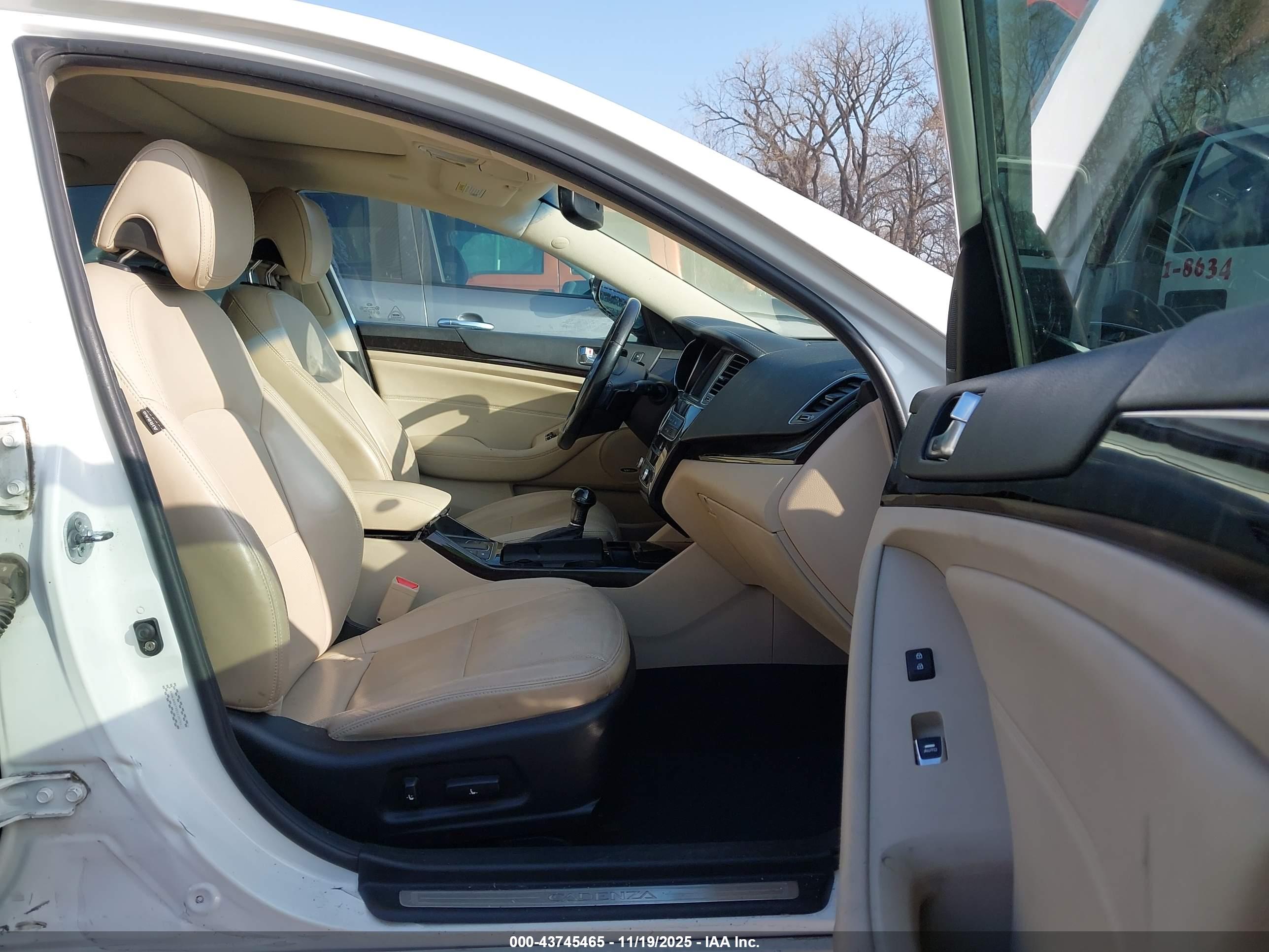 KIA CADENZA image 5