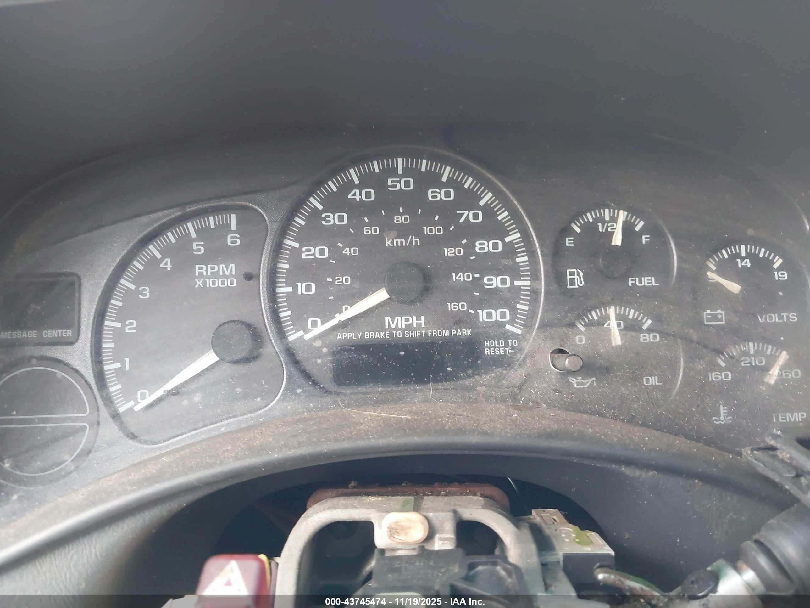 CHEVROLET SILVERADO image 7