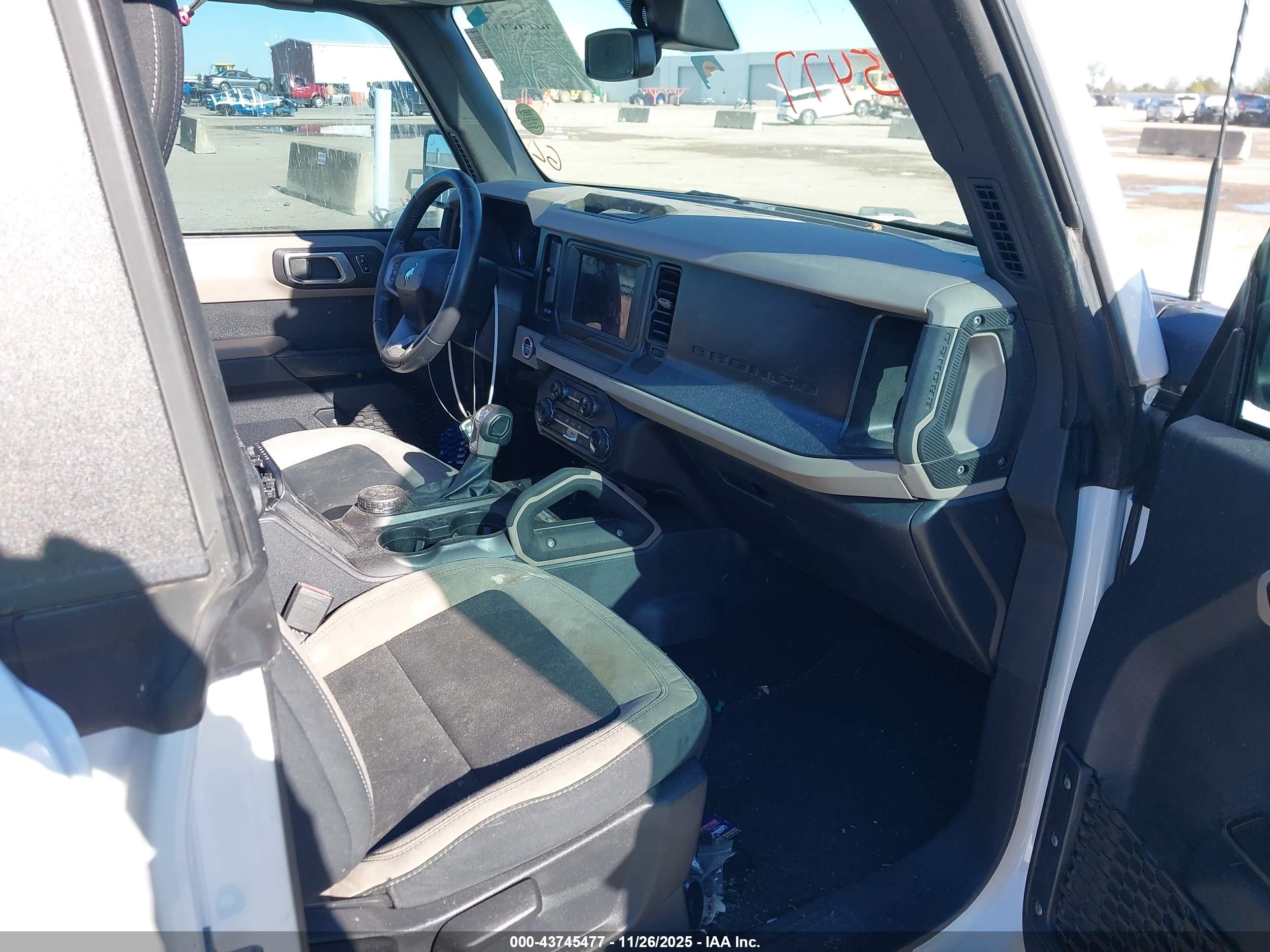 FORD BRONCO image 5