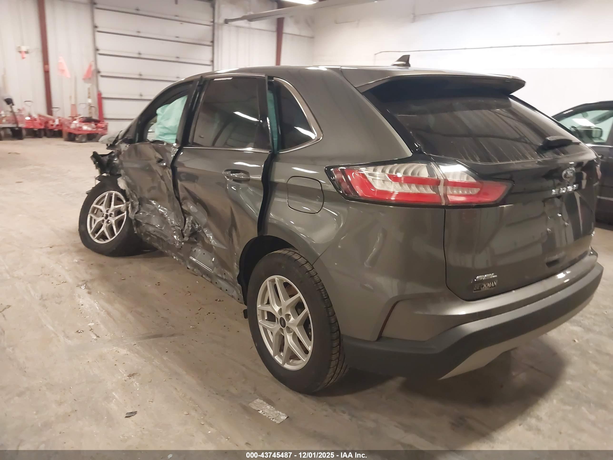 FORD EDGE image 3