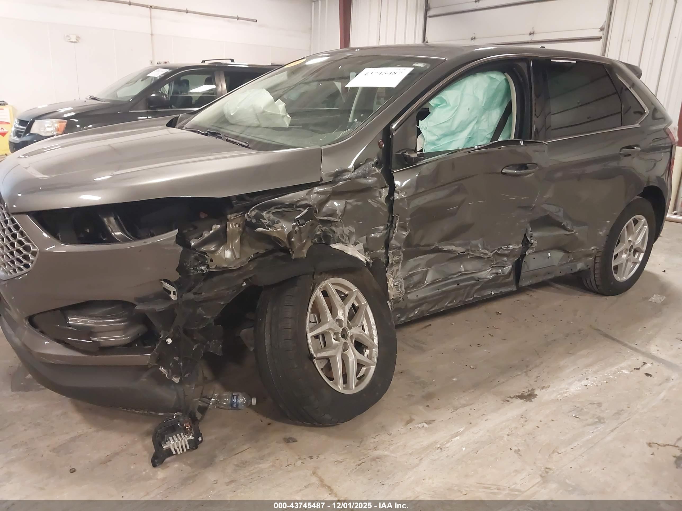 FORD EDGE image 6