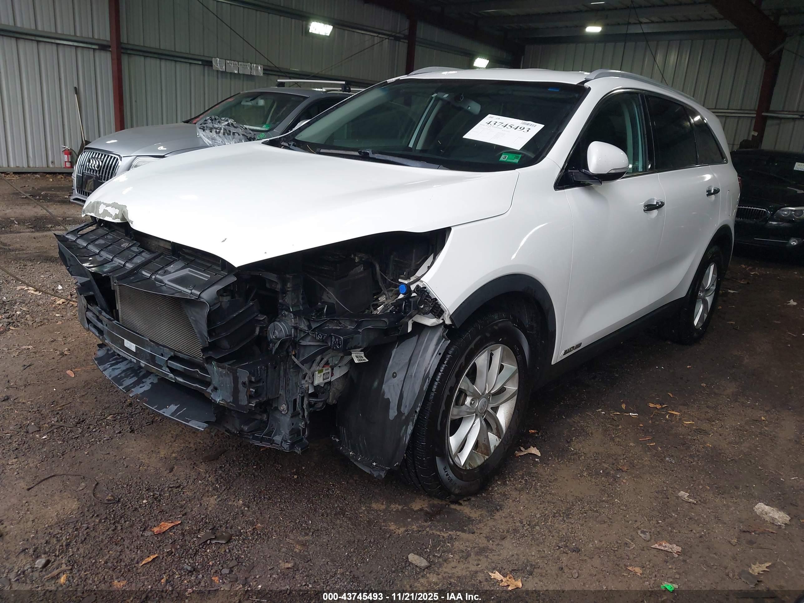 KIA SORENTO image 2