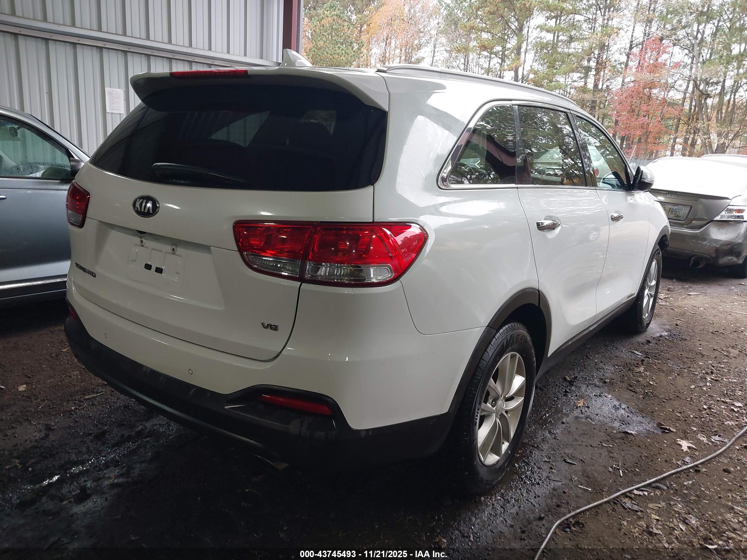 KIA SORENTO image 4