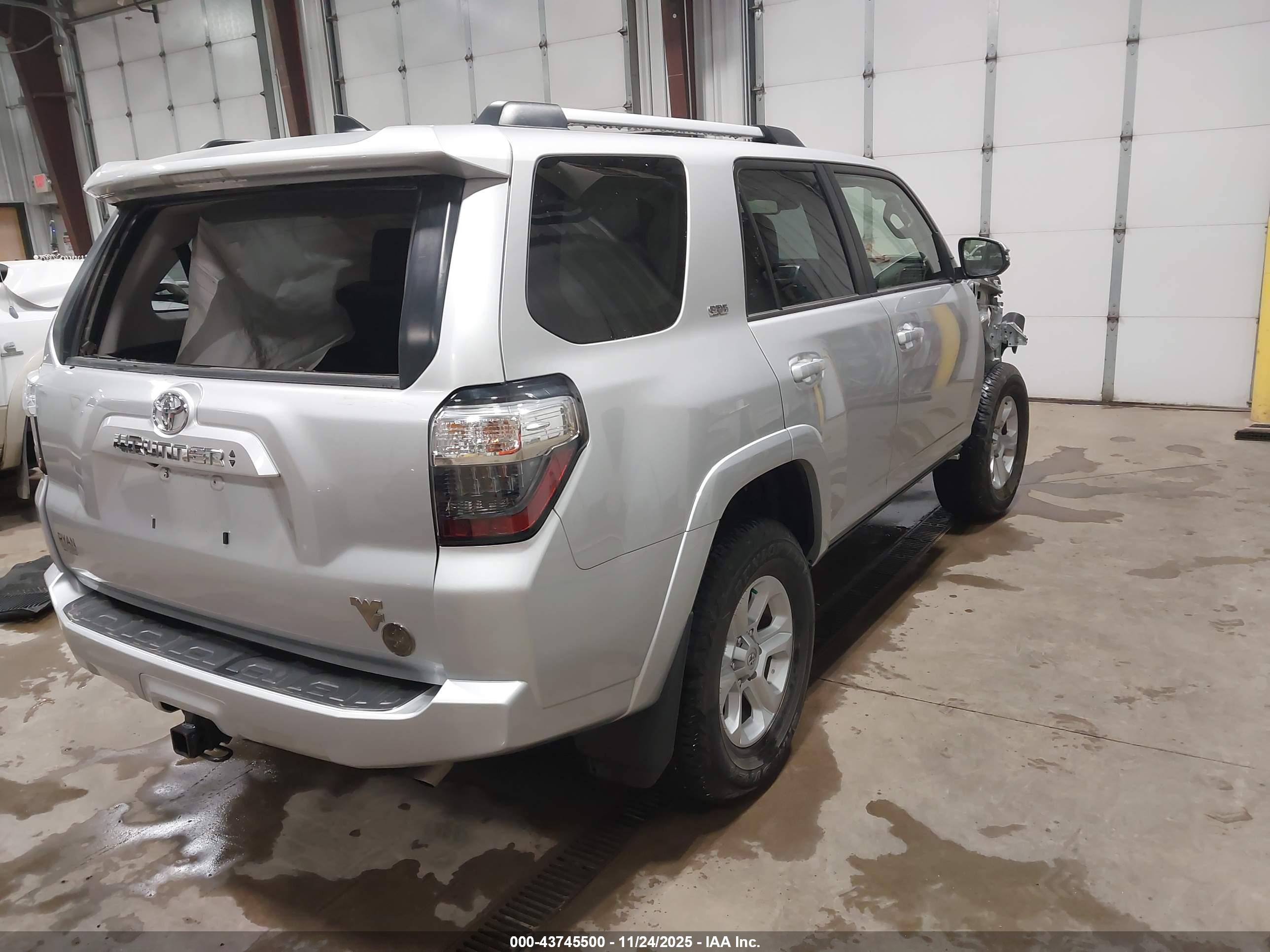 TOYOTA 4RUNNER image 4