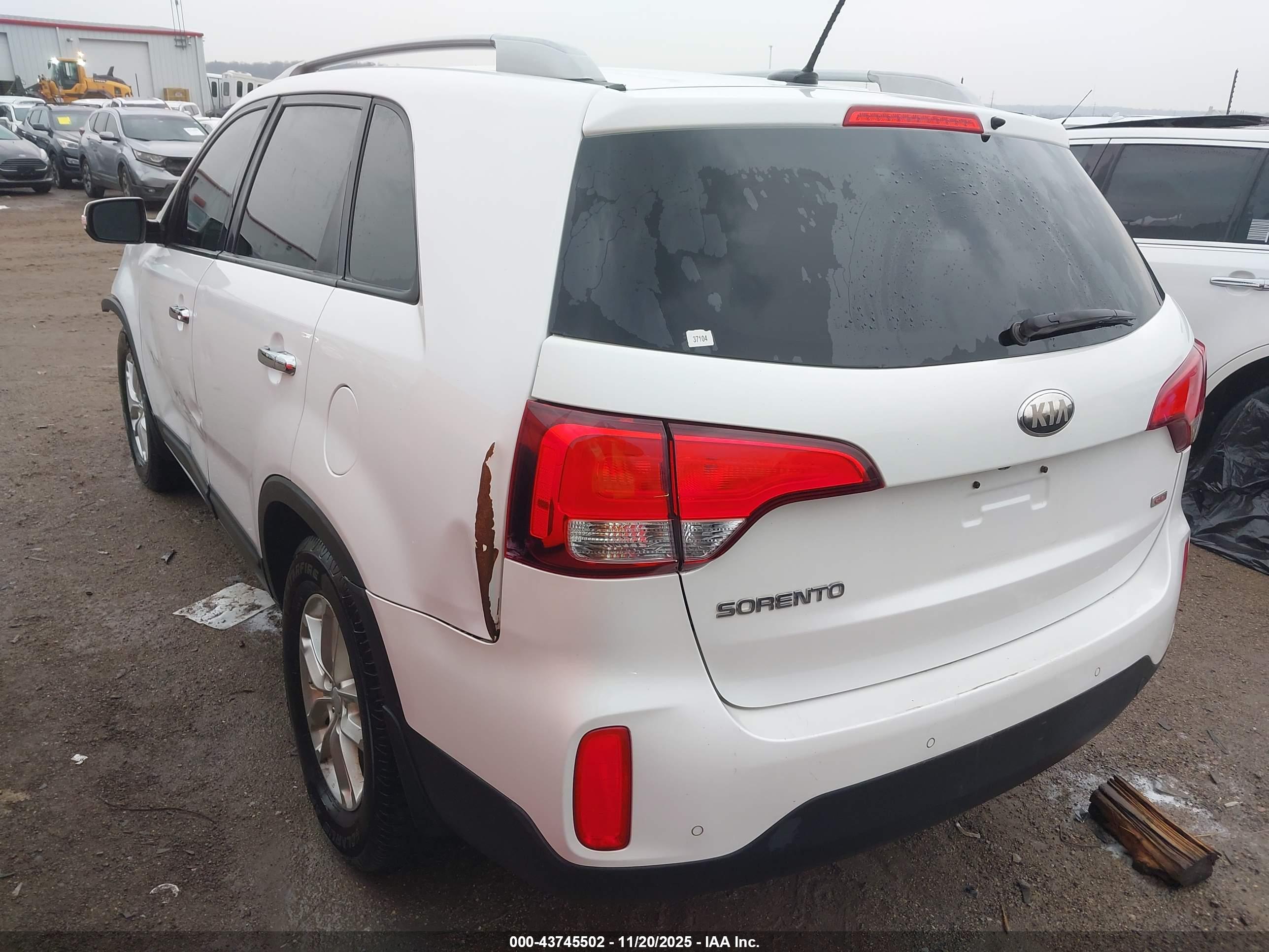 KIA SORENTO image 3