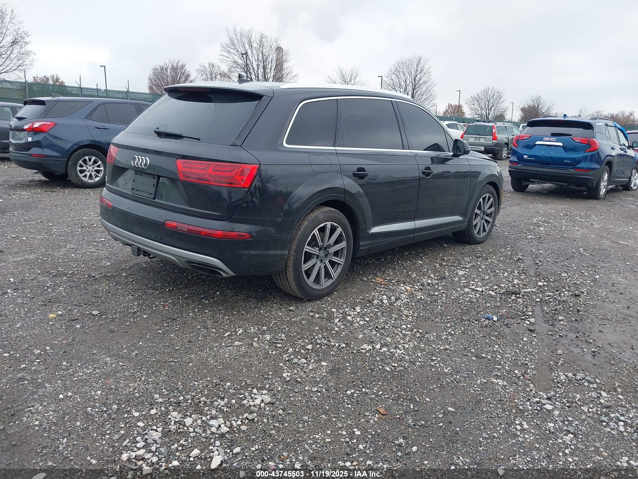 AUDI Q7 image 4