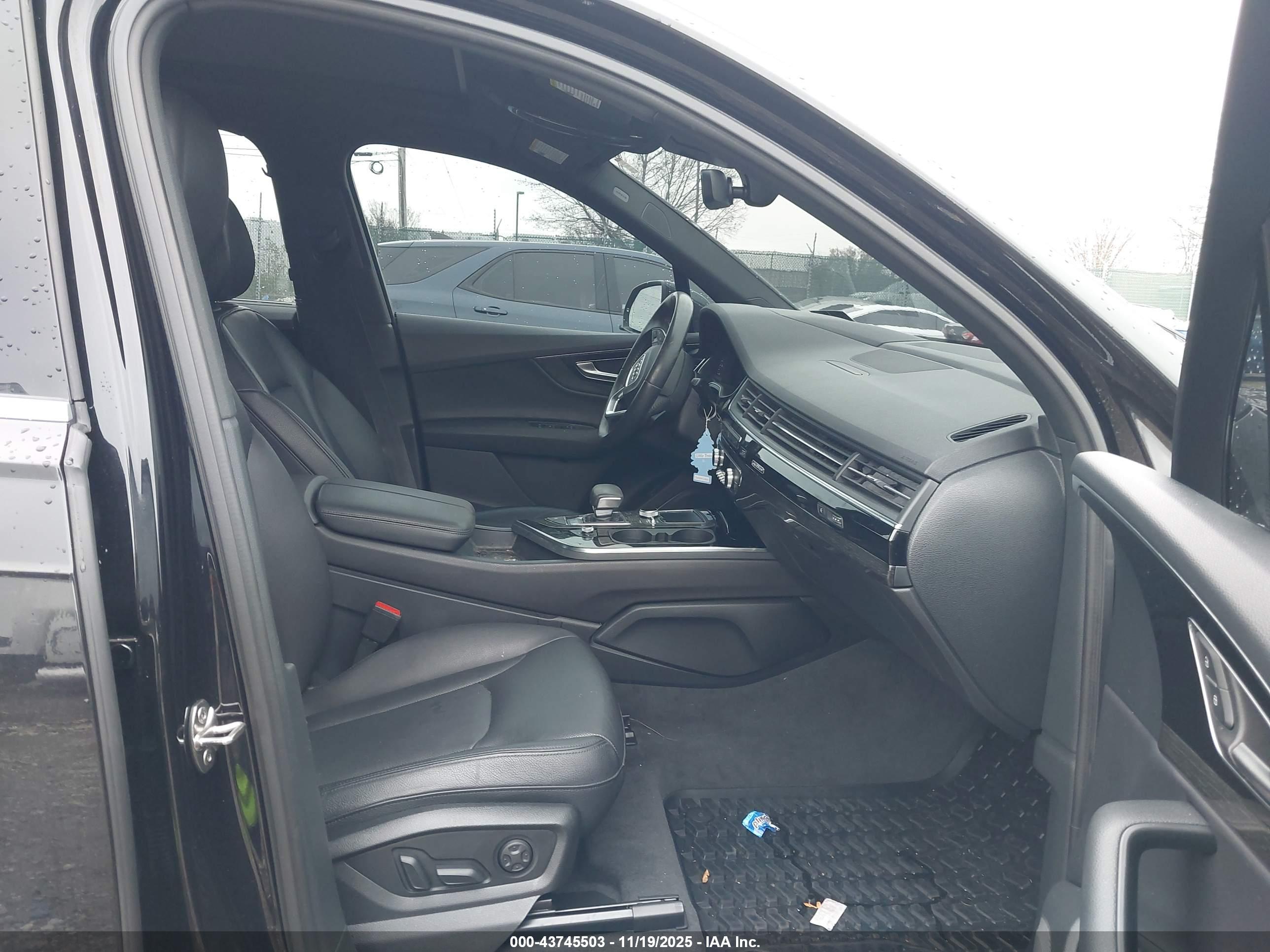 AUDI Q7 image 5