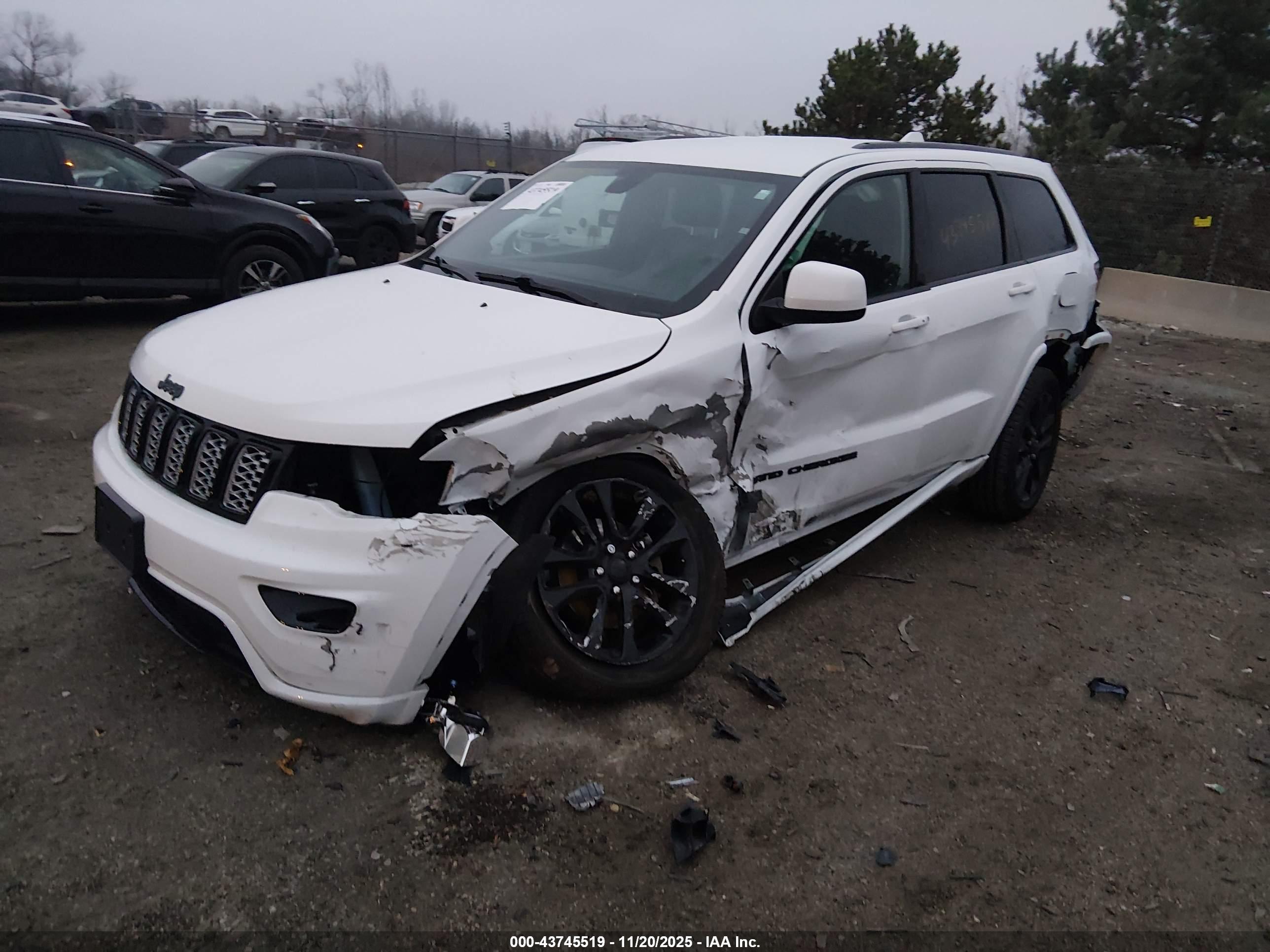 JEEP GRAND image 2