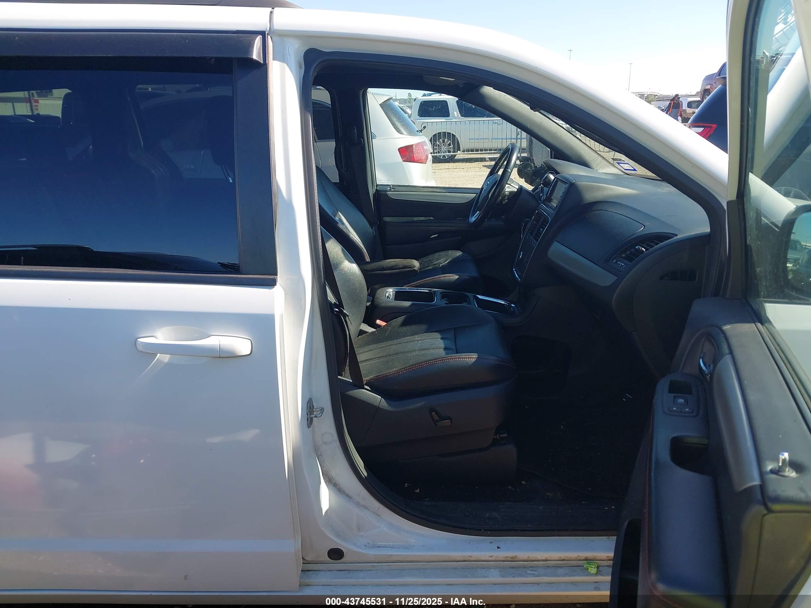 DODGE GRAND image 5