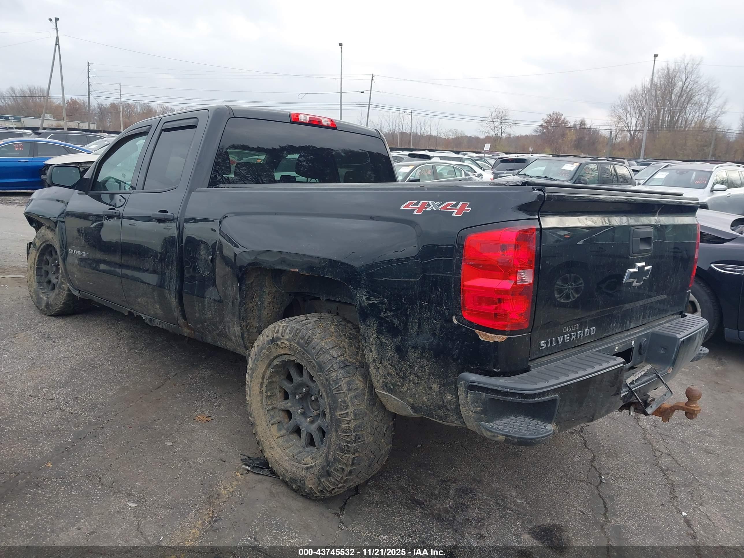 CHEVROLET SILVERADO image 3