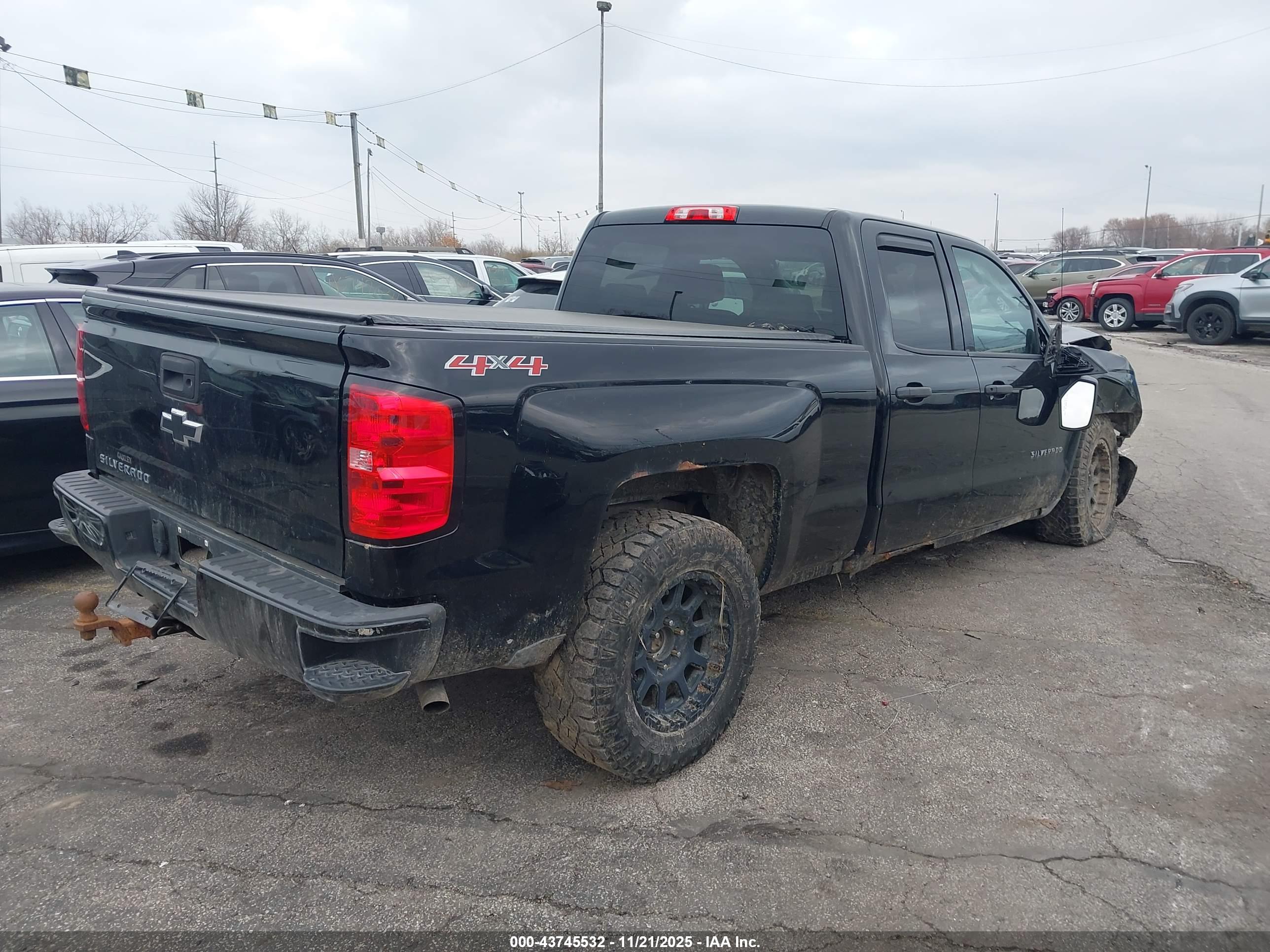 CHEVROLET SILVERADO image 4
