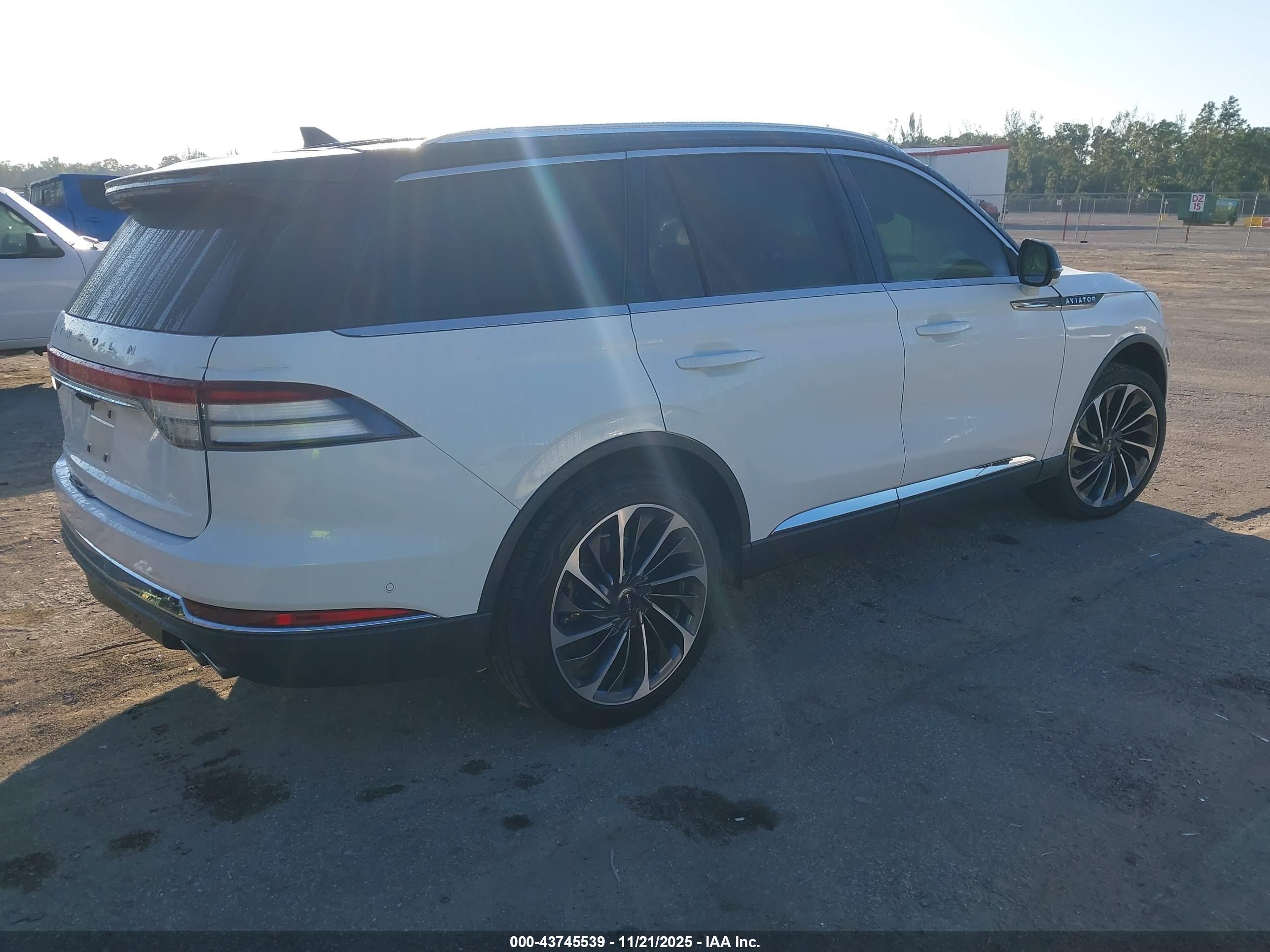 LINCOLN AVIATOR image 4