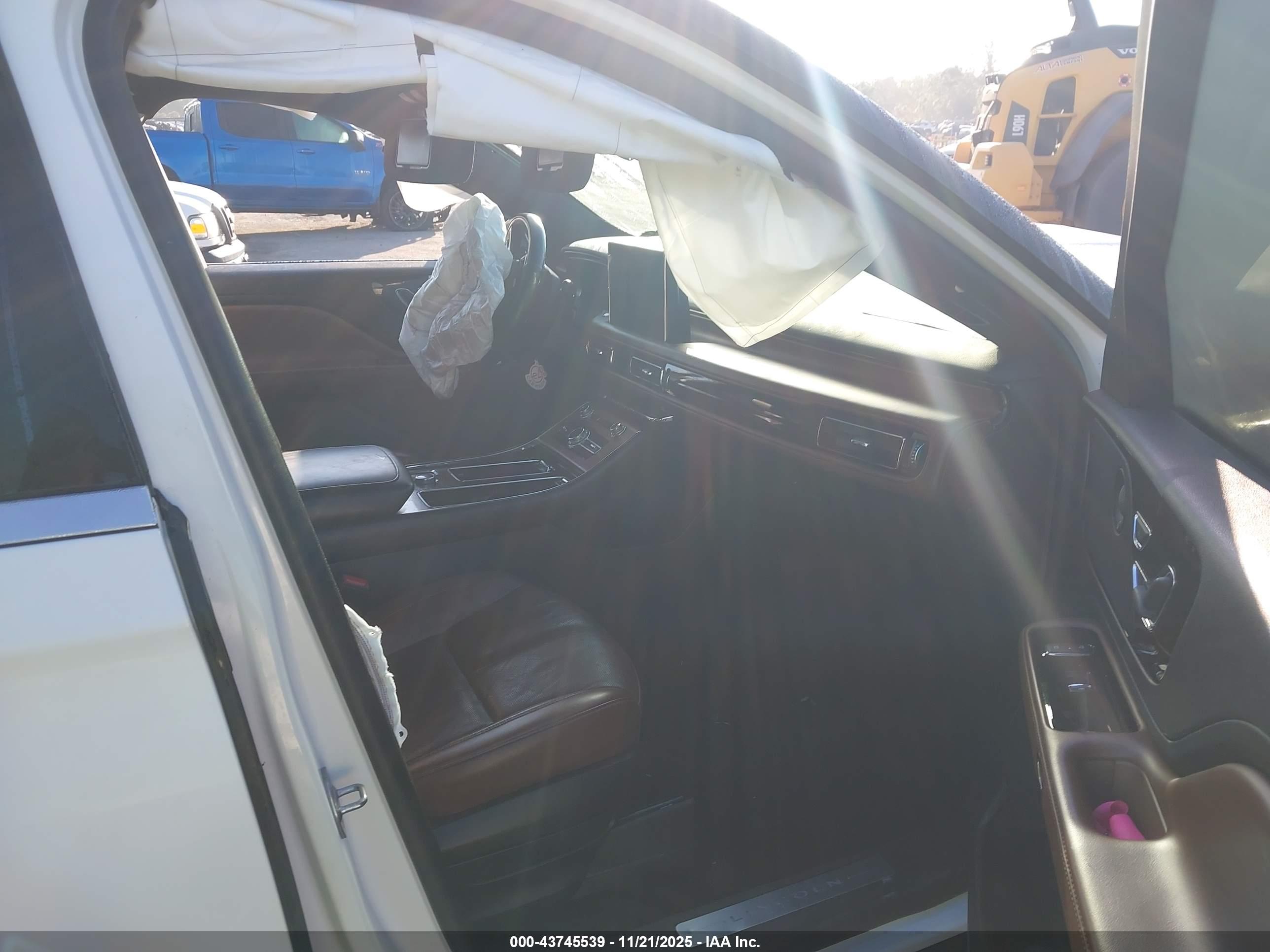 LINCOLN AVIATOR image 5
