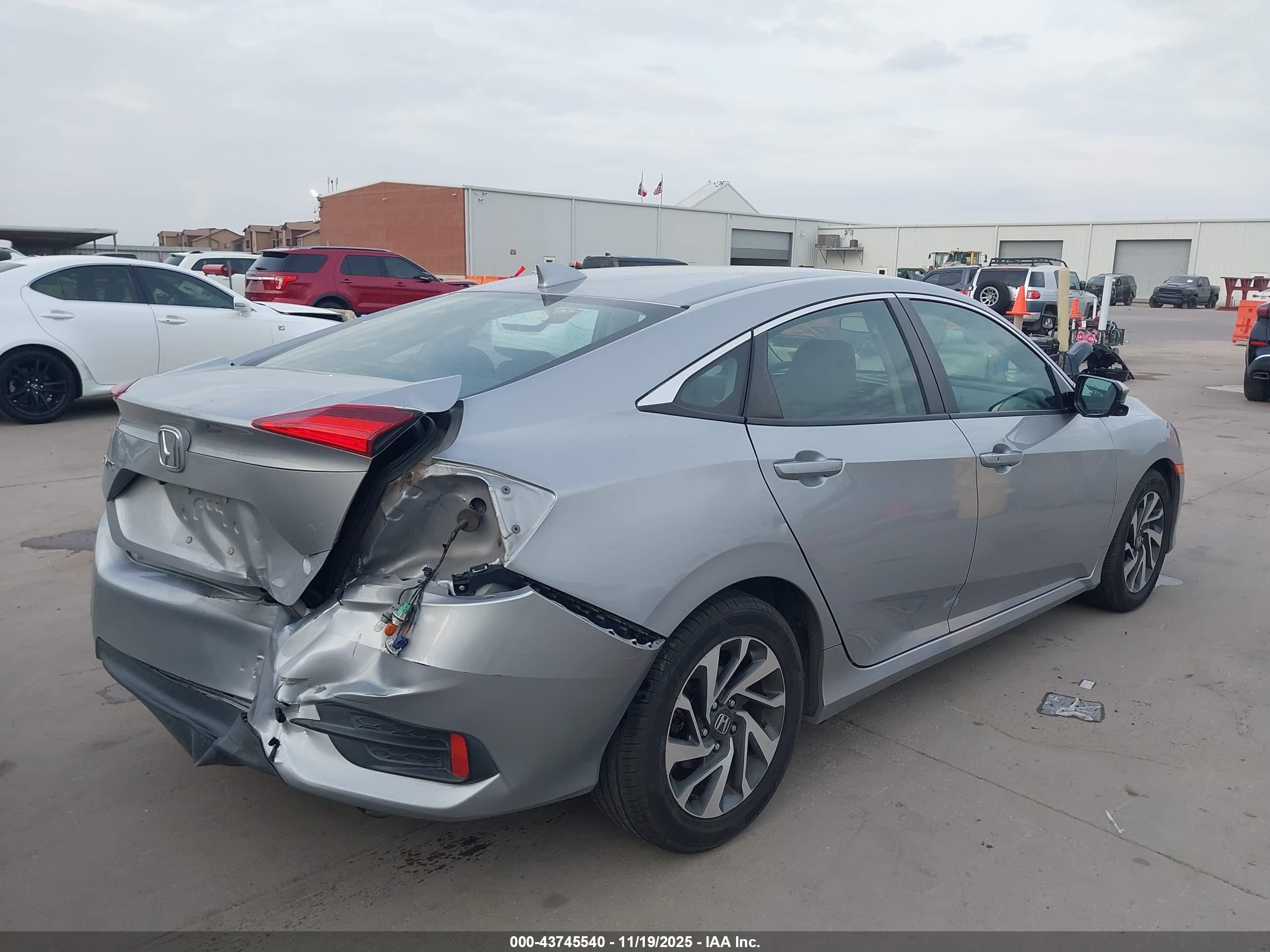 HONDA CIVIC image 4