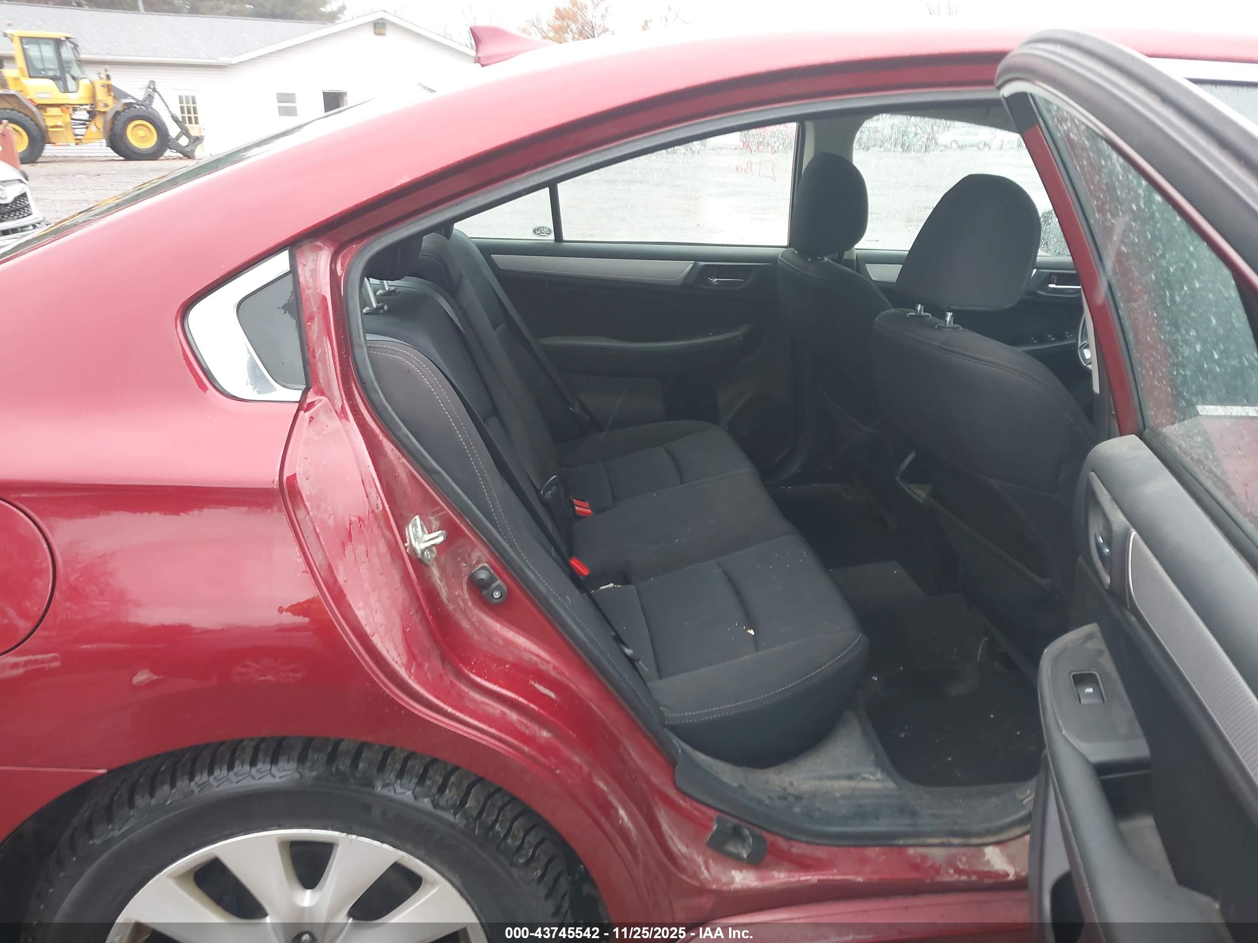 SUBARU LEGACY image 8