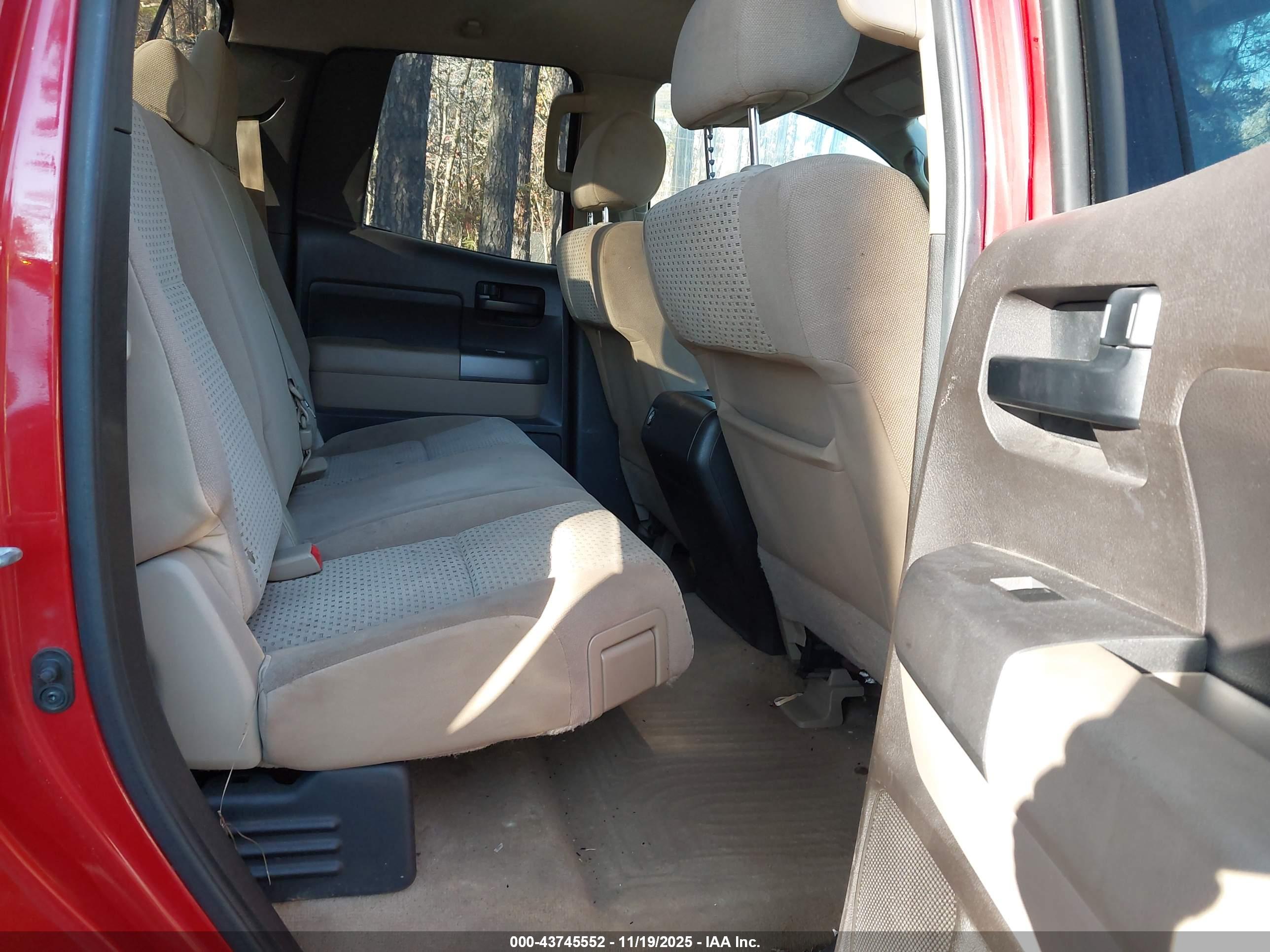 TOYOTA TUNDRA image 8