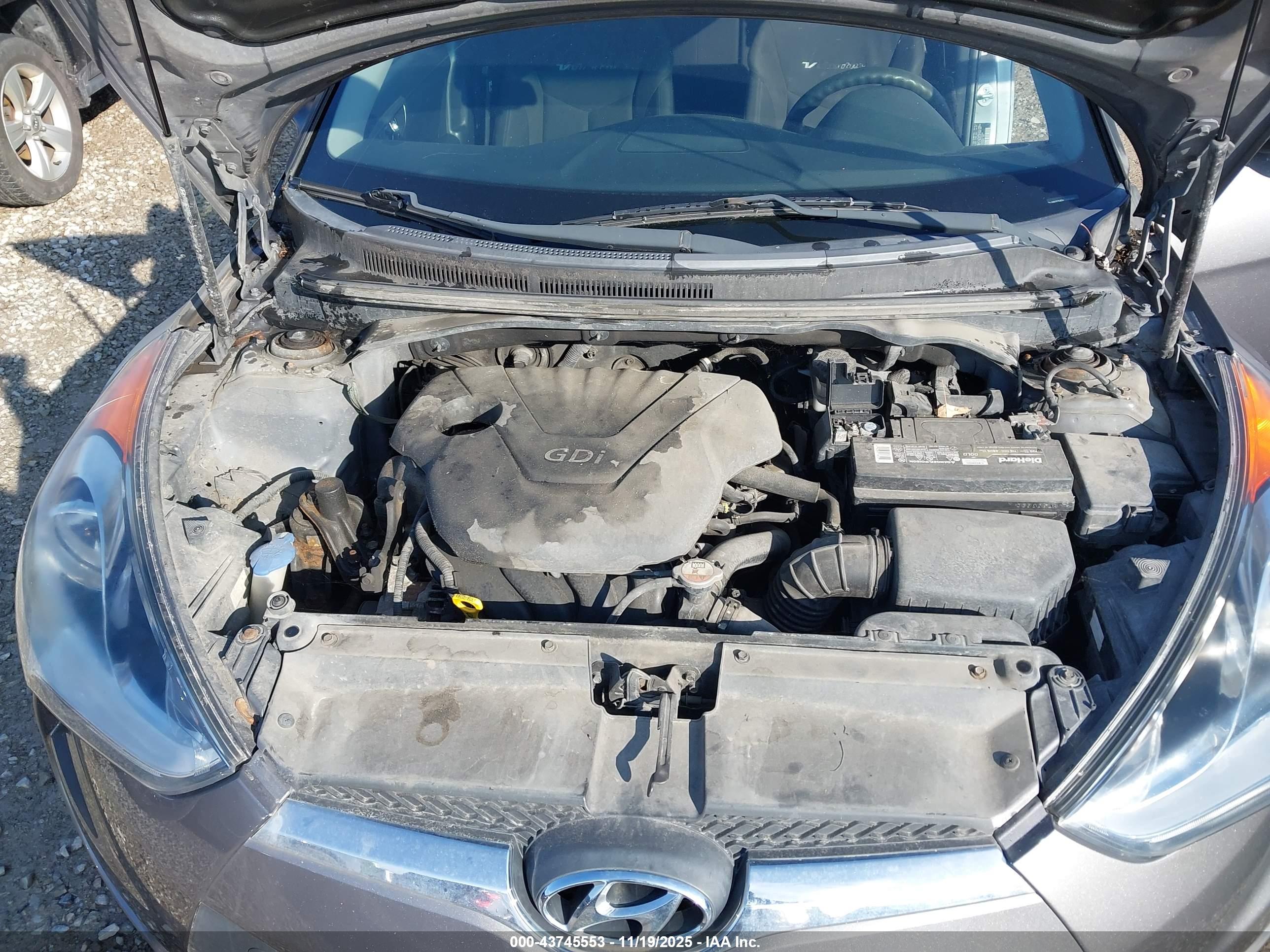 HYUNDAI VELOSTER image 10