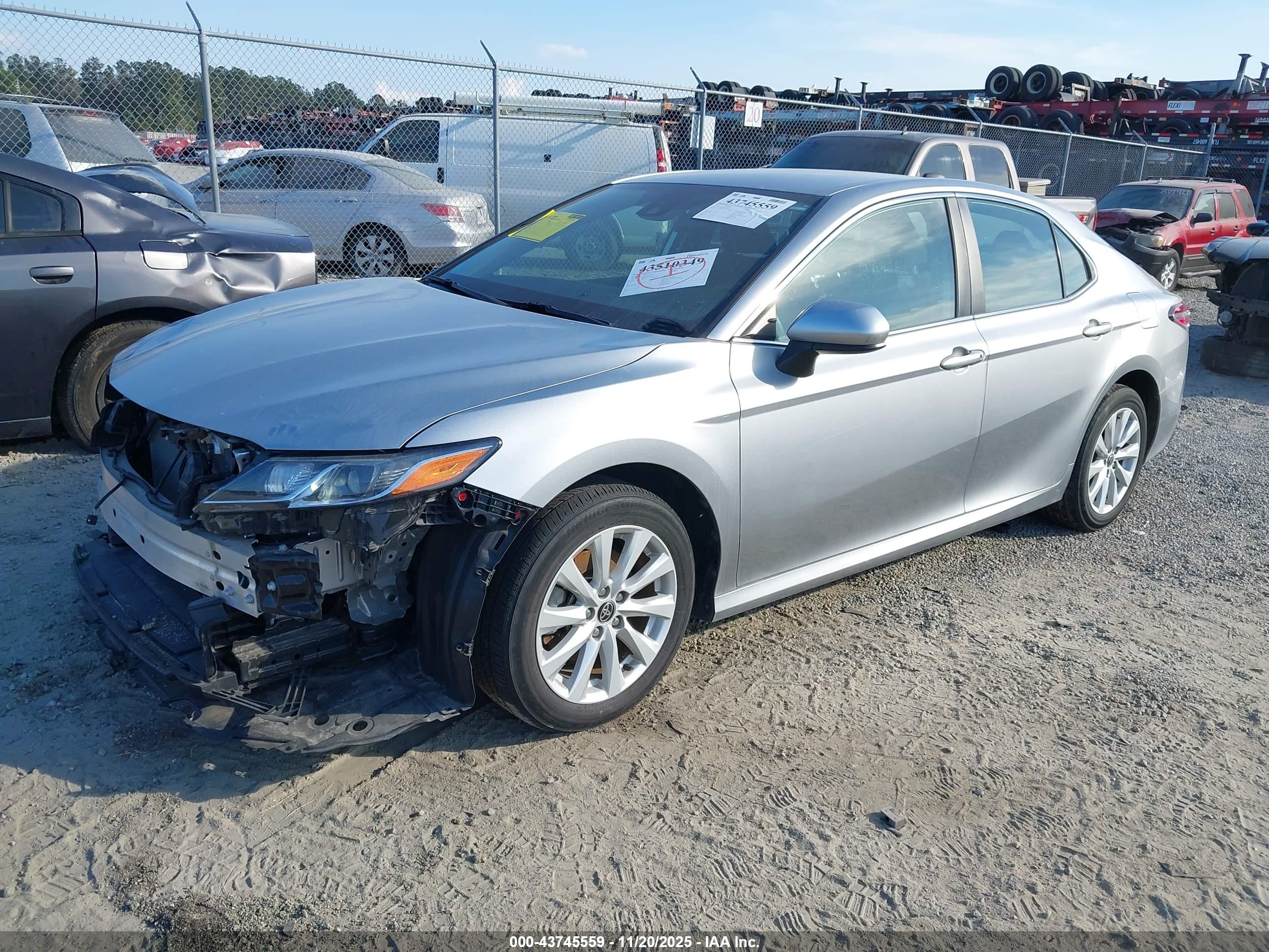 TOYOTA CAMRY image 2