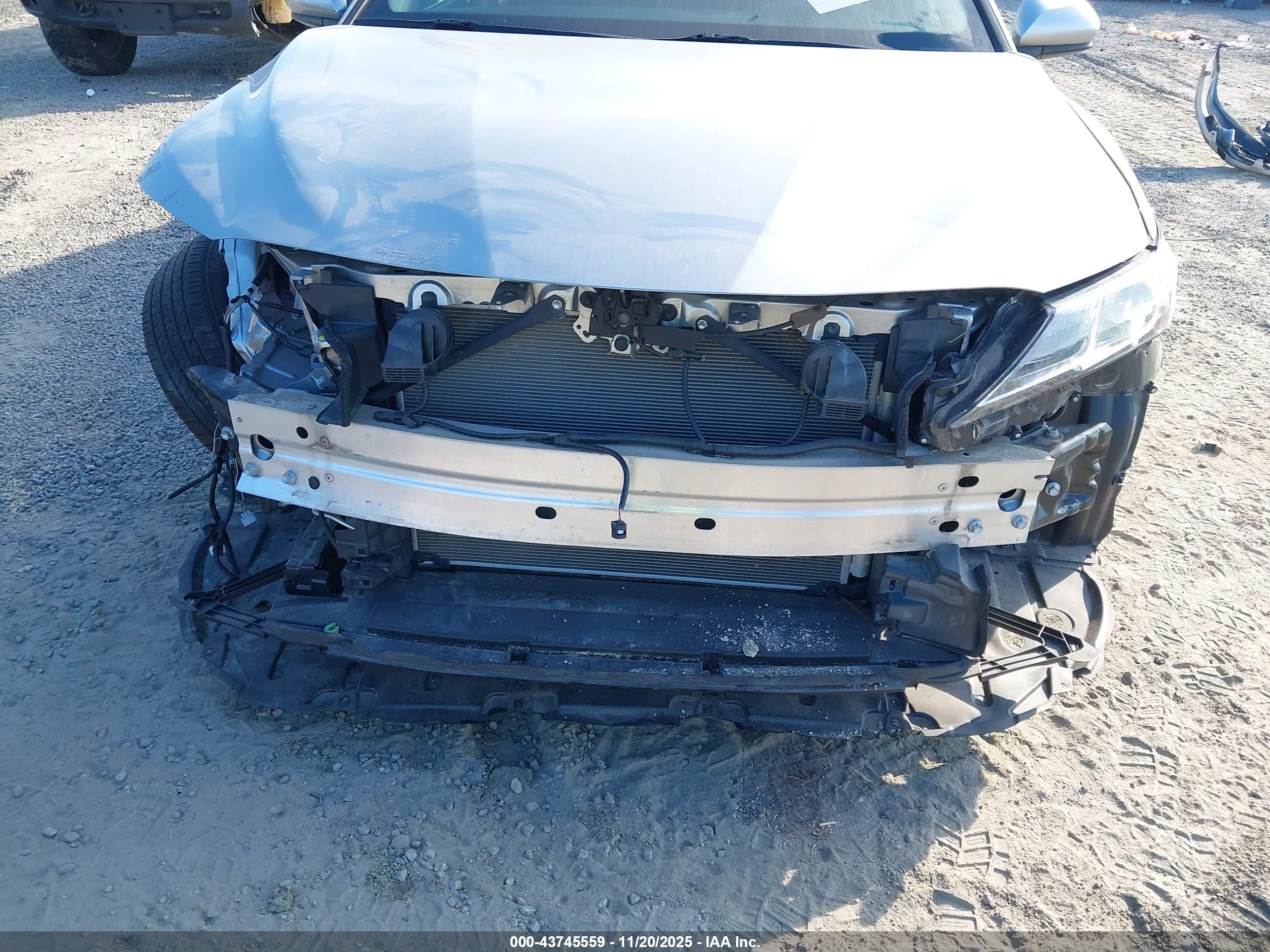 TOYOTA CAMRY image 6