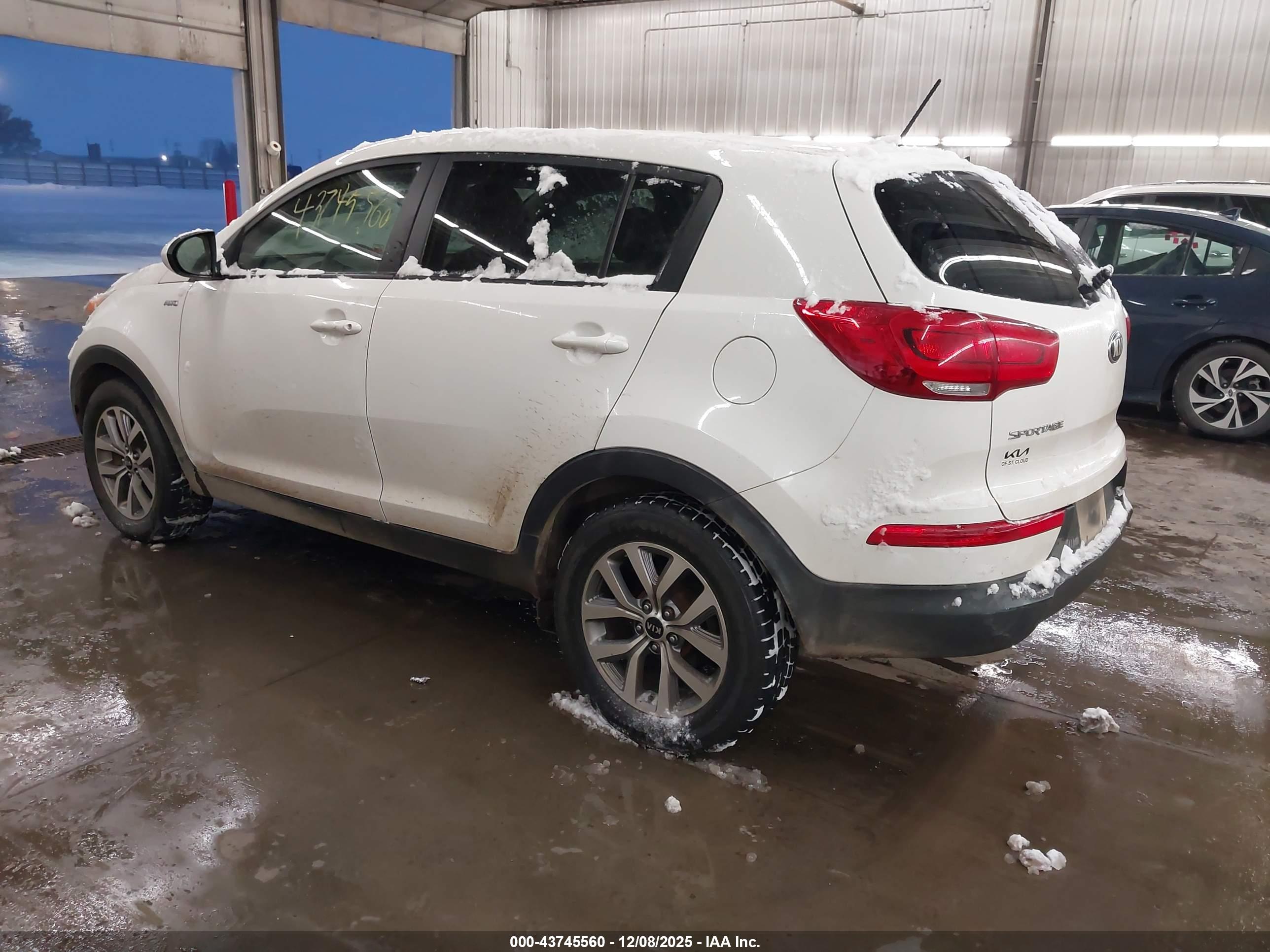 KIA SPORTAGE image 3