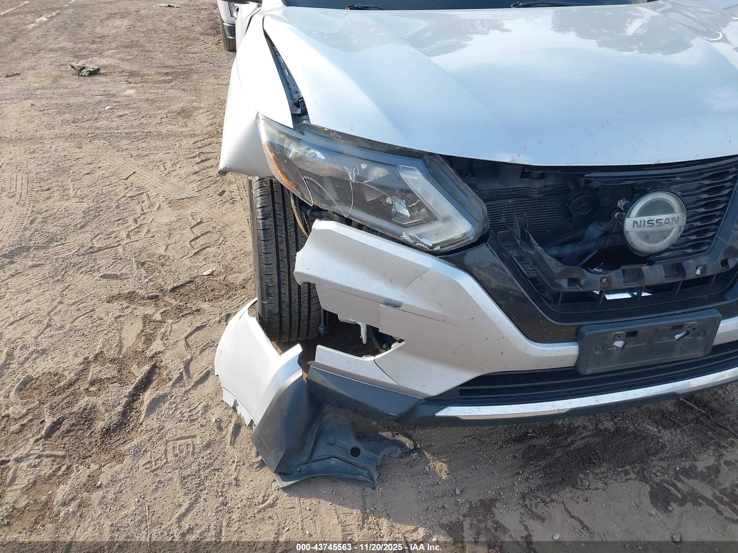 NISSAN ROGUE image 6