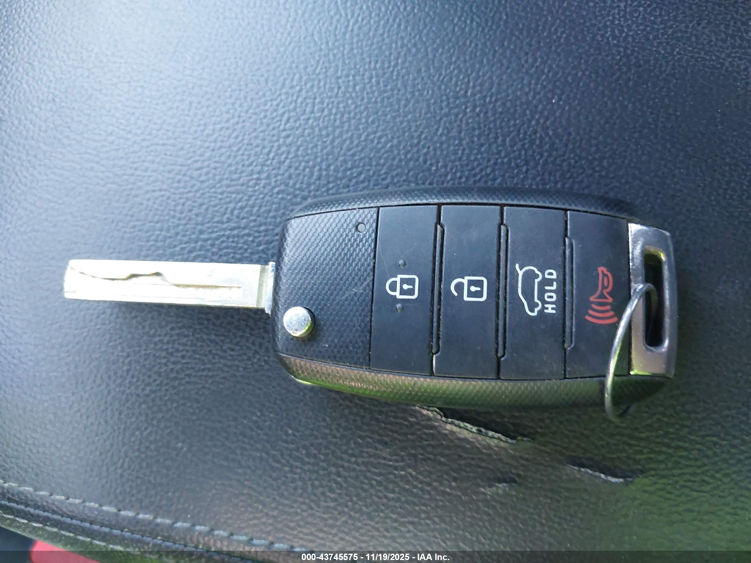 KIA SORENTO image 11