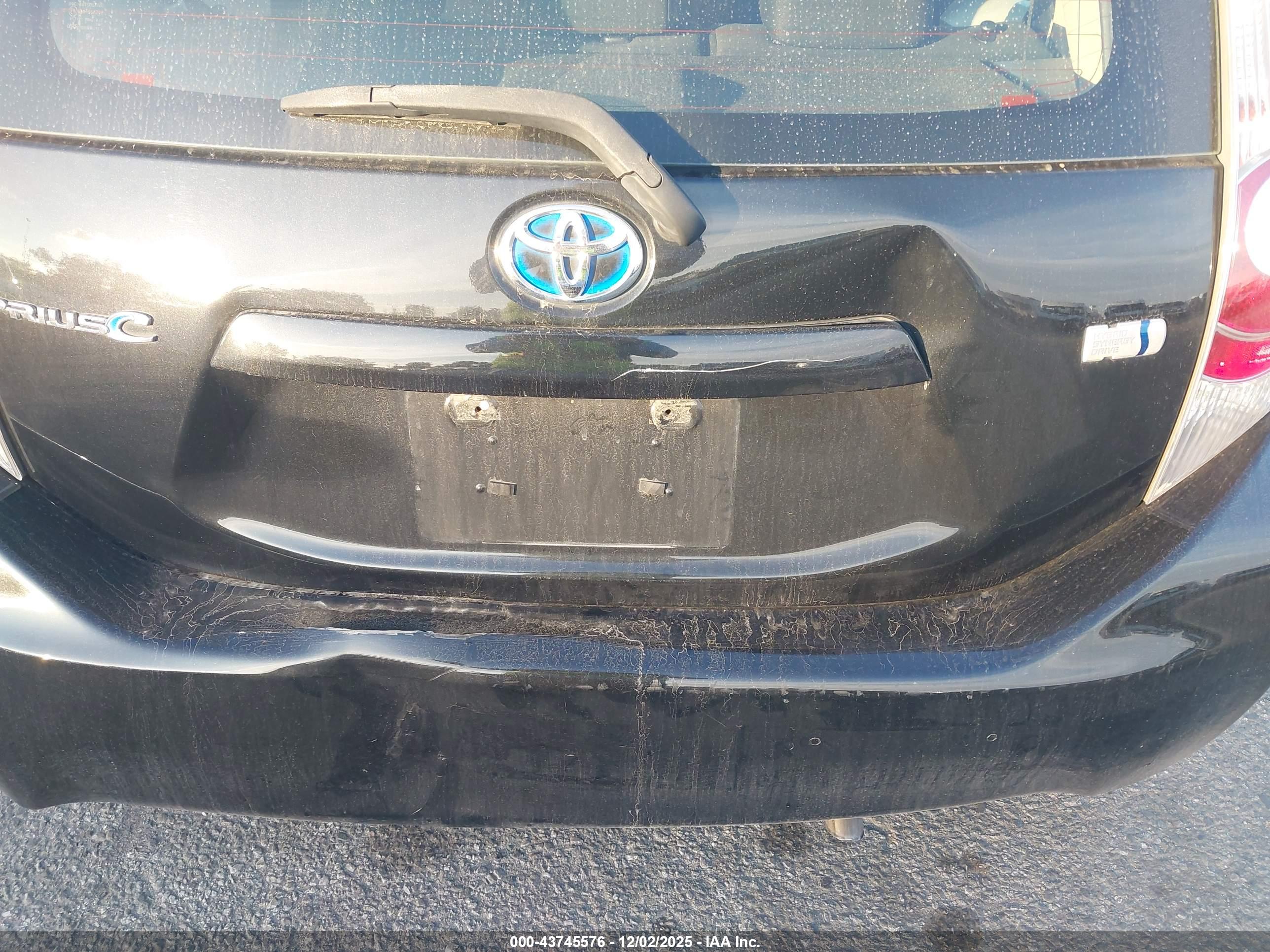 TOYOTA PRIUS image 6