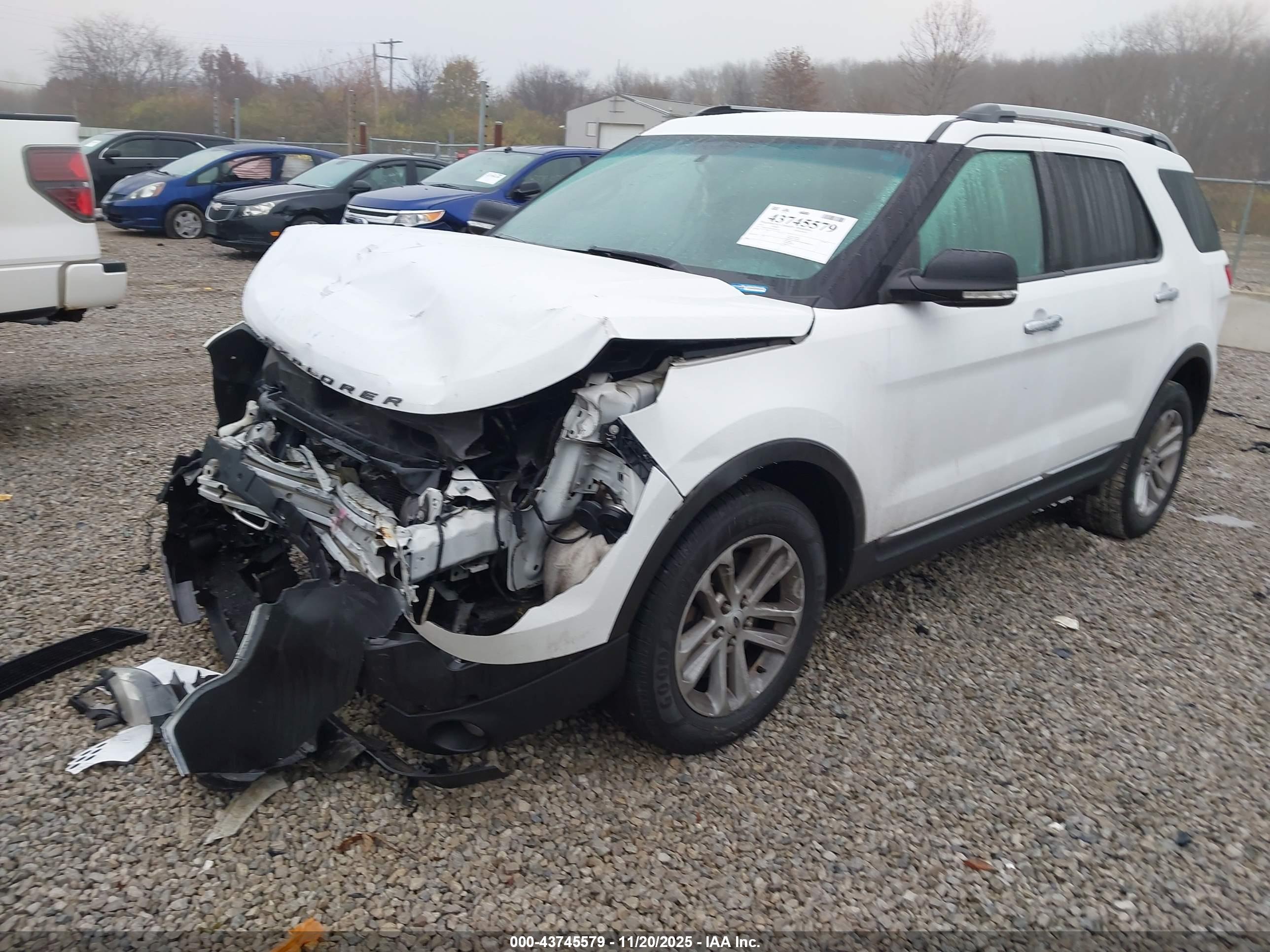 FORD EXPLORER image 2