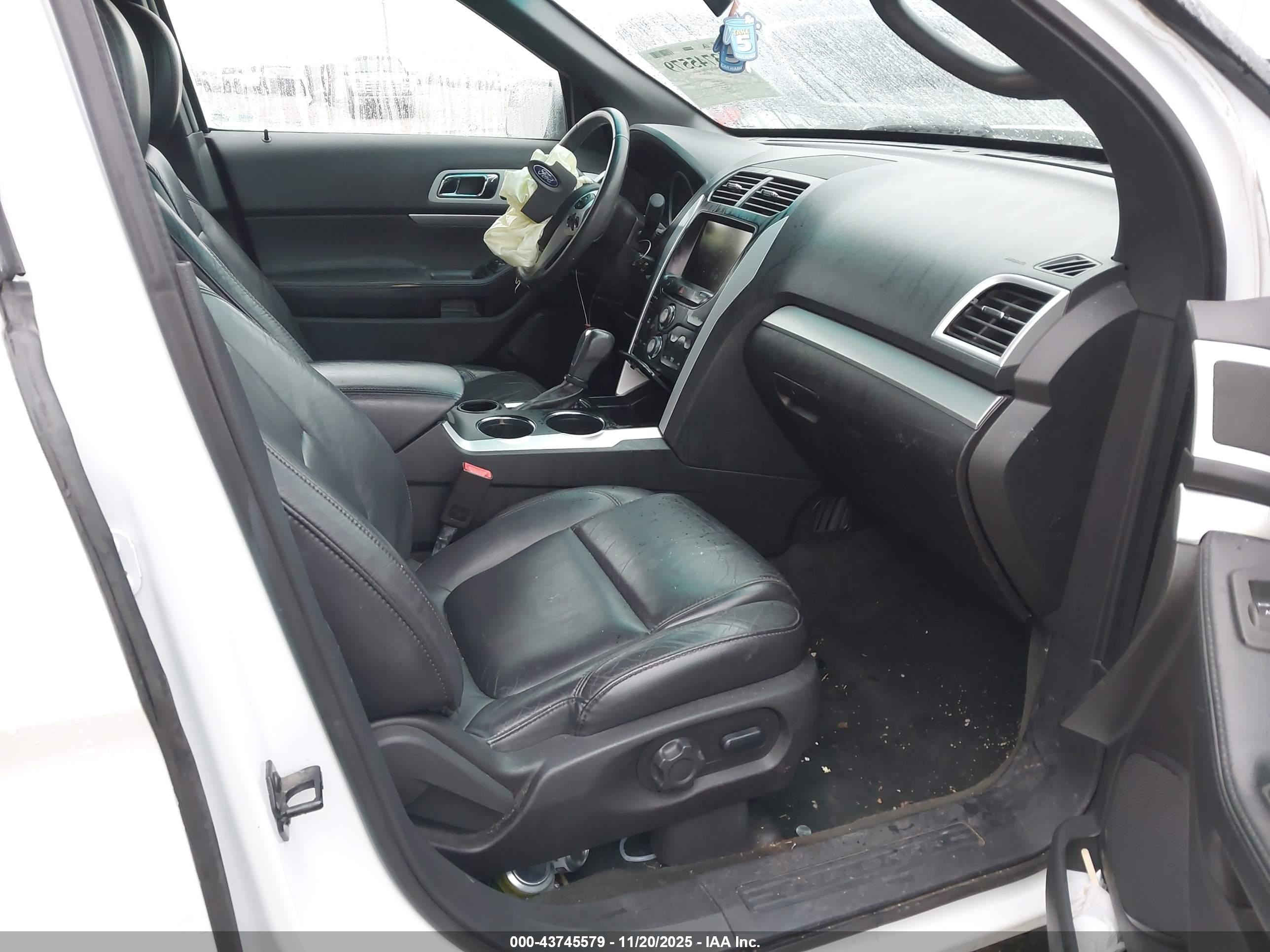 FORD EXPLORER image 5