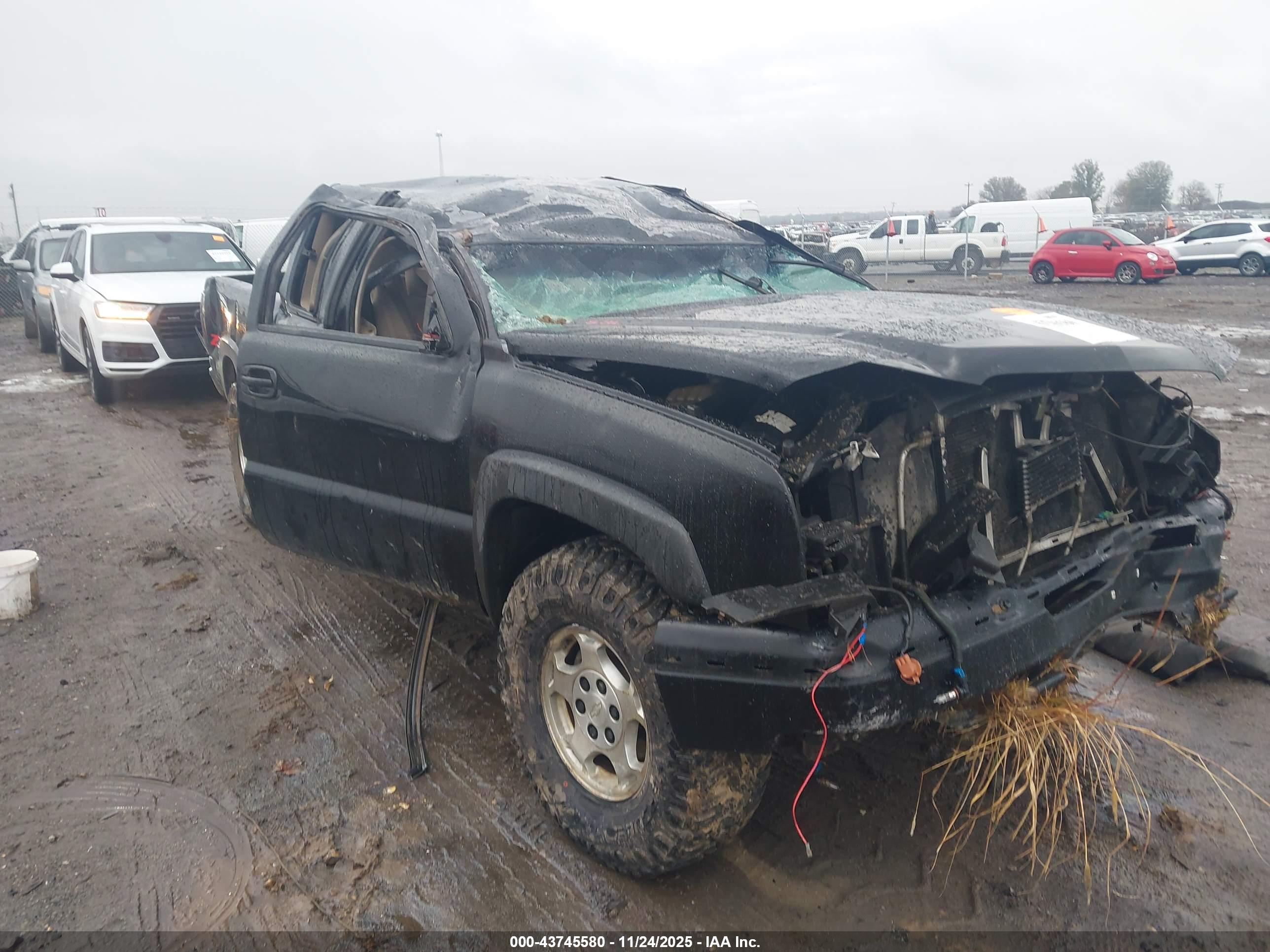 CHEVROLET SILVERADO image 6
