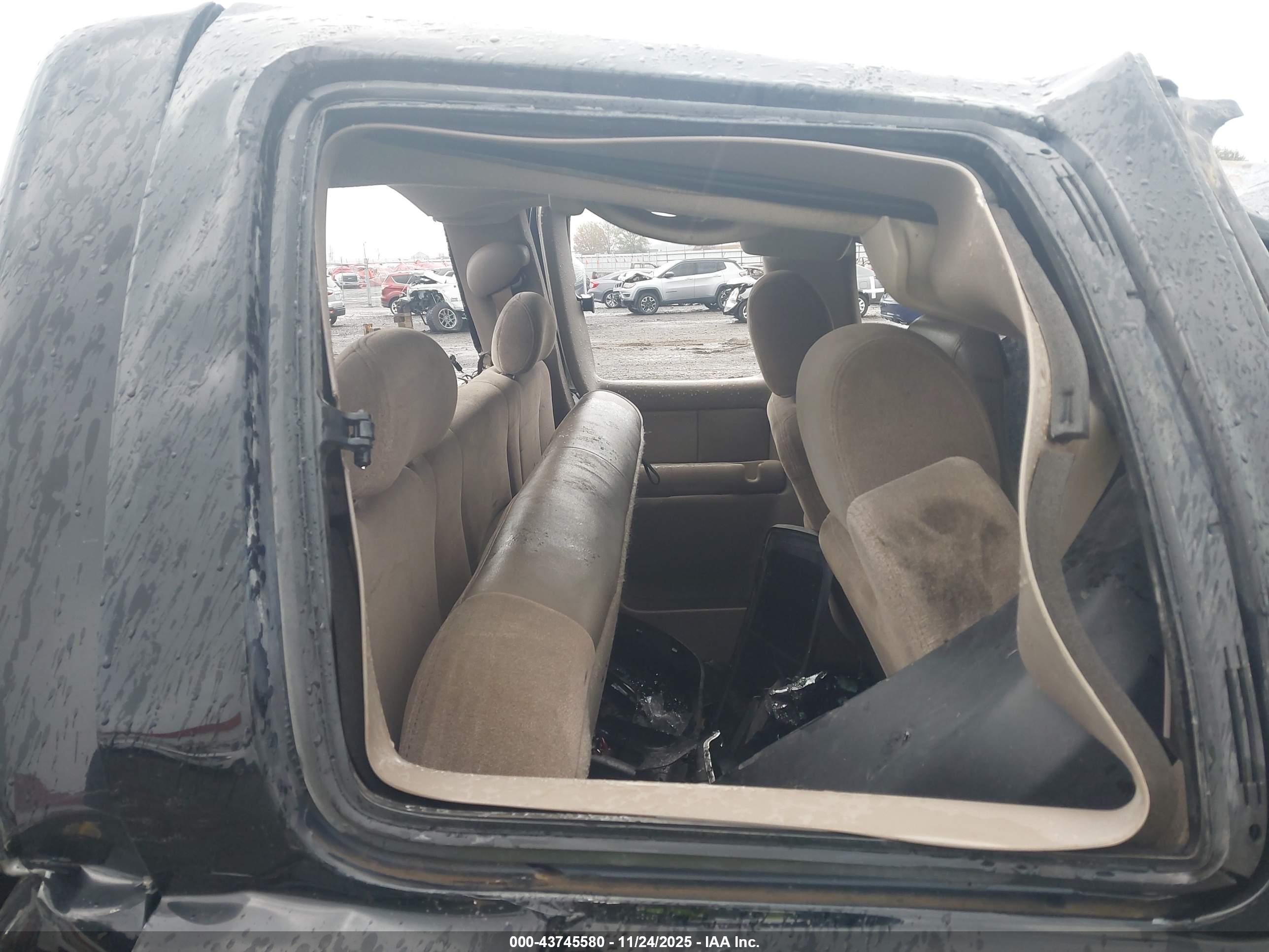 CHEVROLET SILVERADO image 8