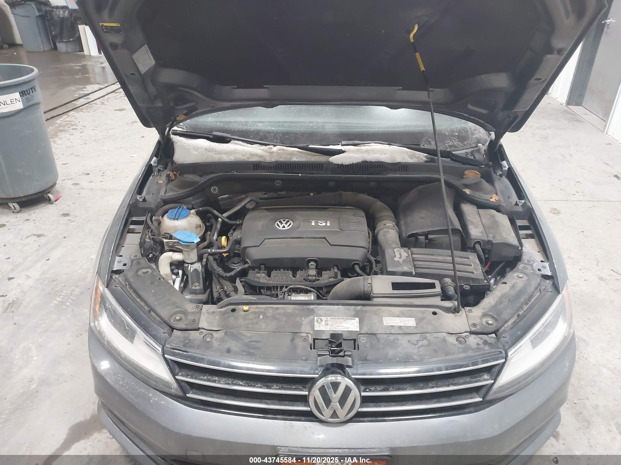 VOLKSWAGEN JETTA image 10