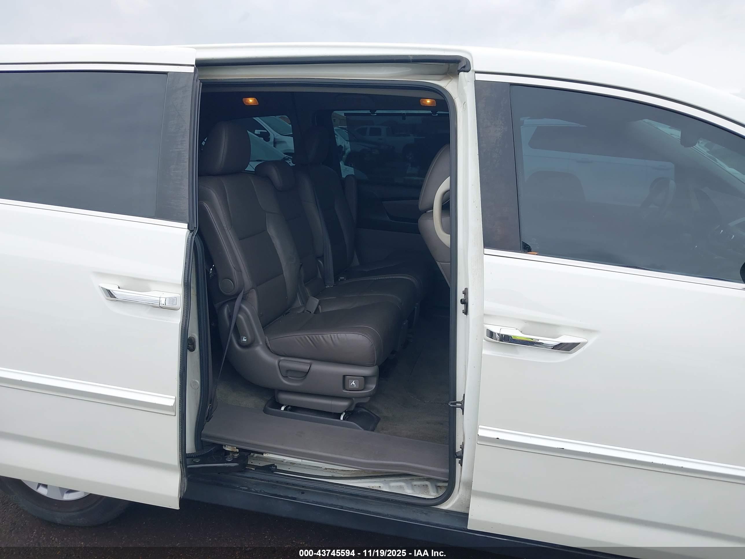 HONDA ODYSSEY image 8