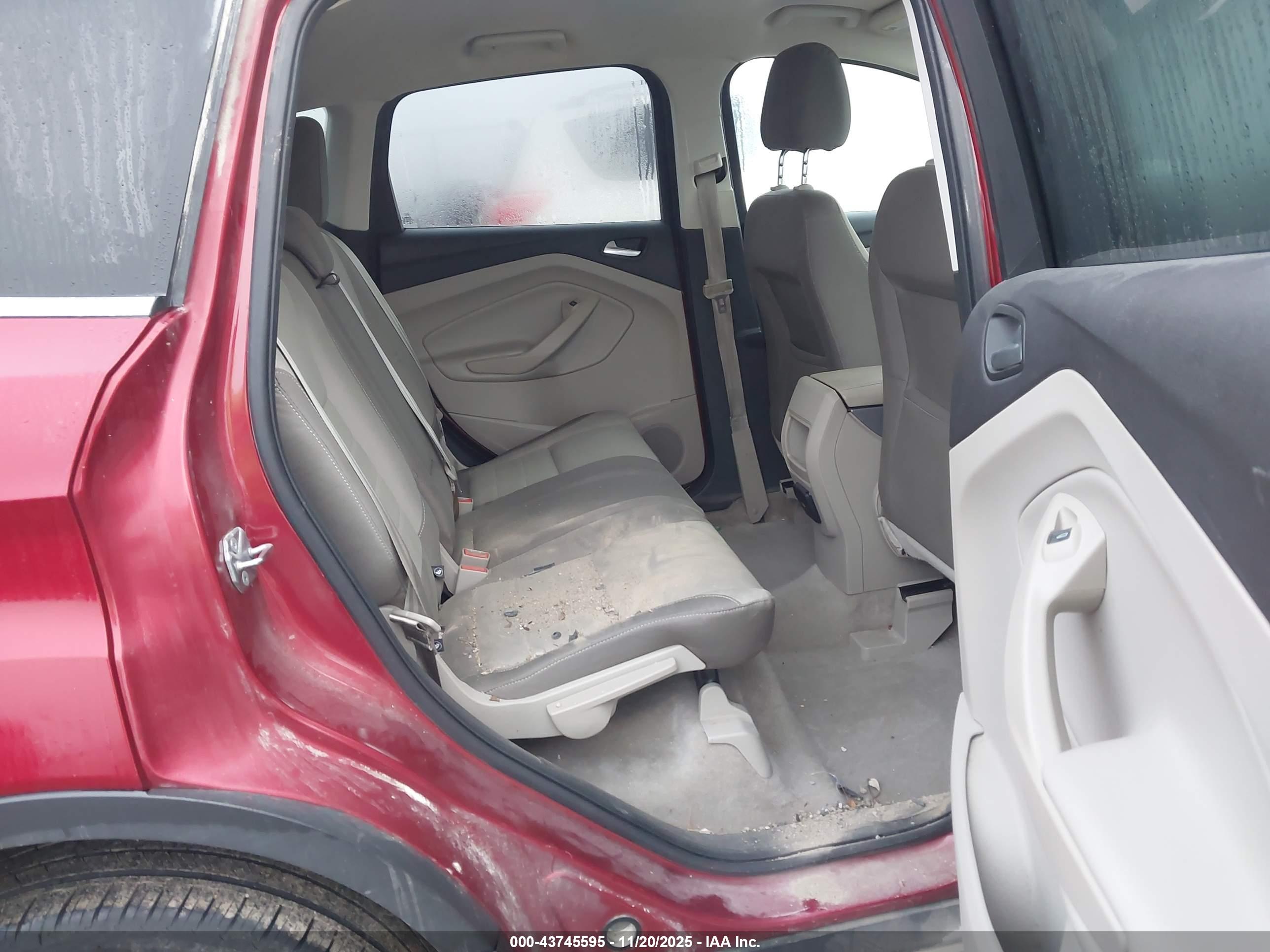 FORD ESCAPE image 8