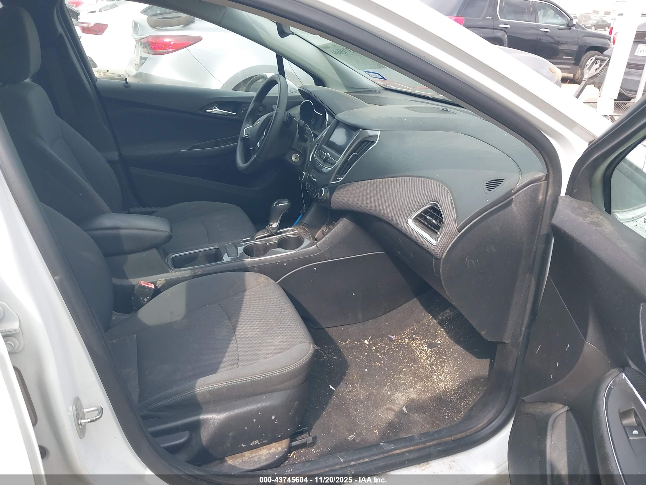 CHEVROLET CRUZE image 5