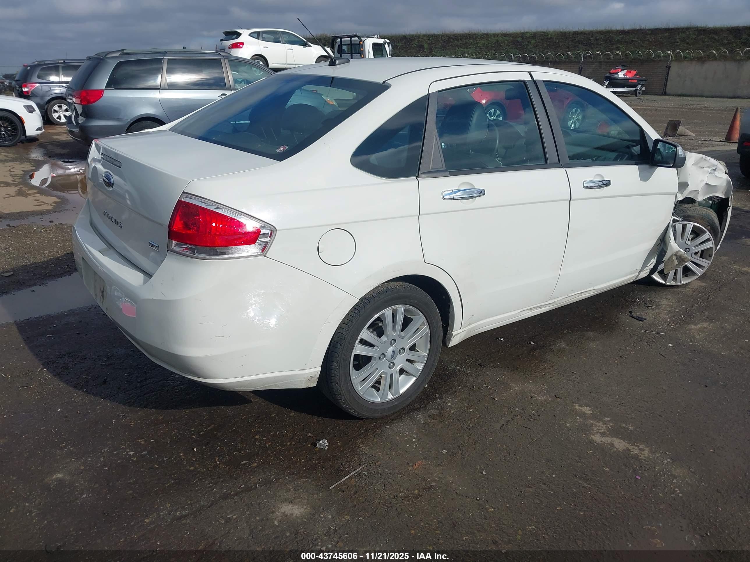 FORD FOCUS image 4