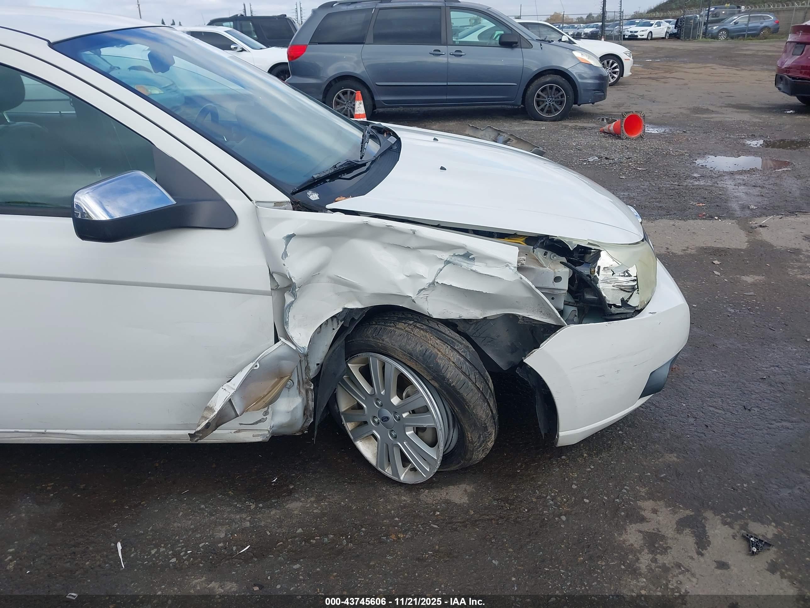 FORD FOCUS image 6