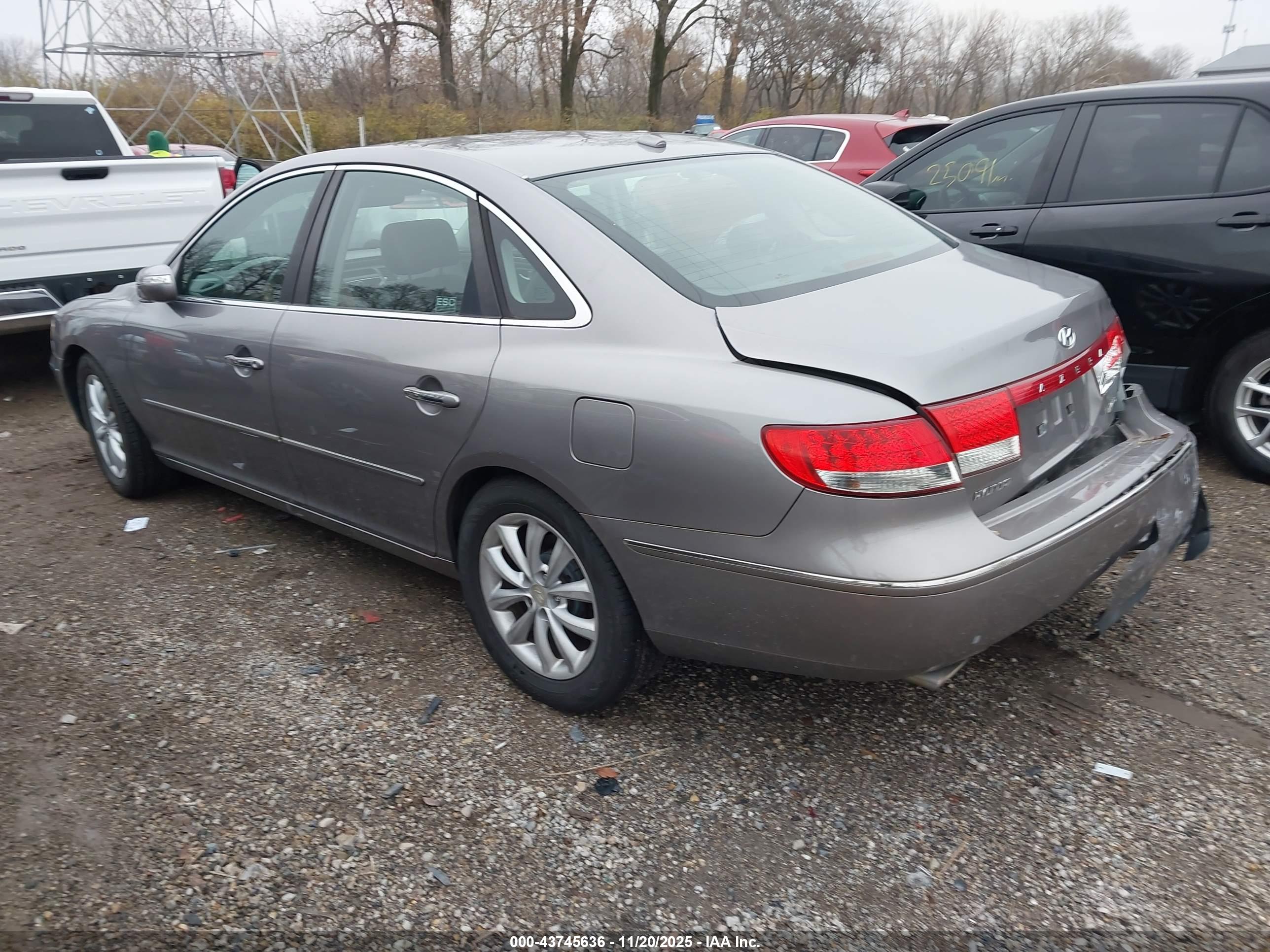 HYUNDAI AZERA image 3