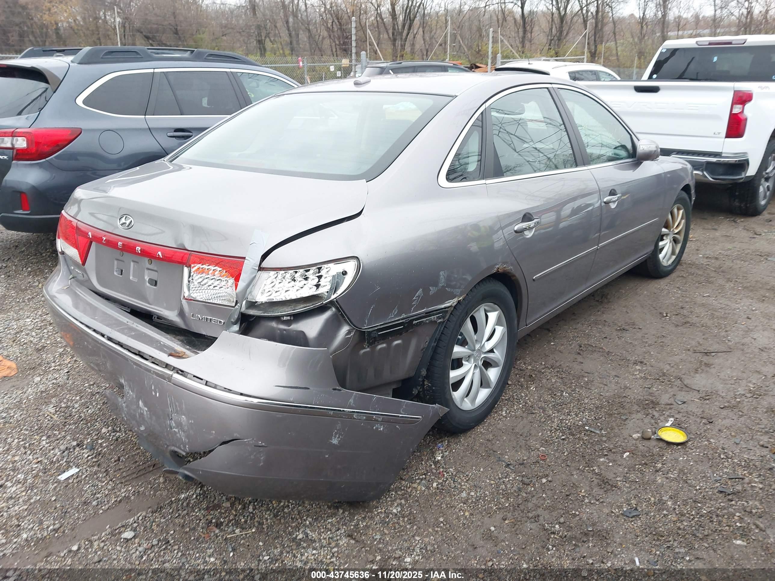 HYUNDAI AZERA image 4