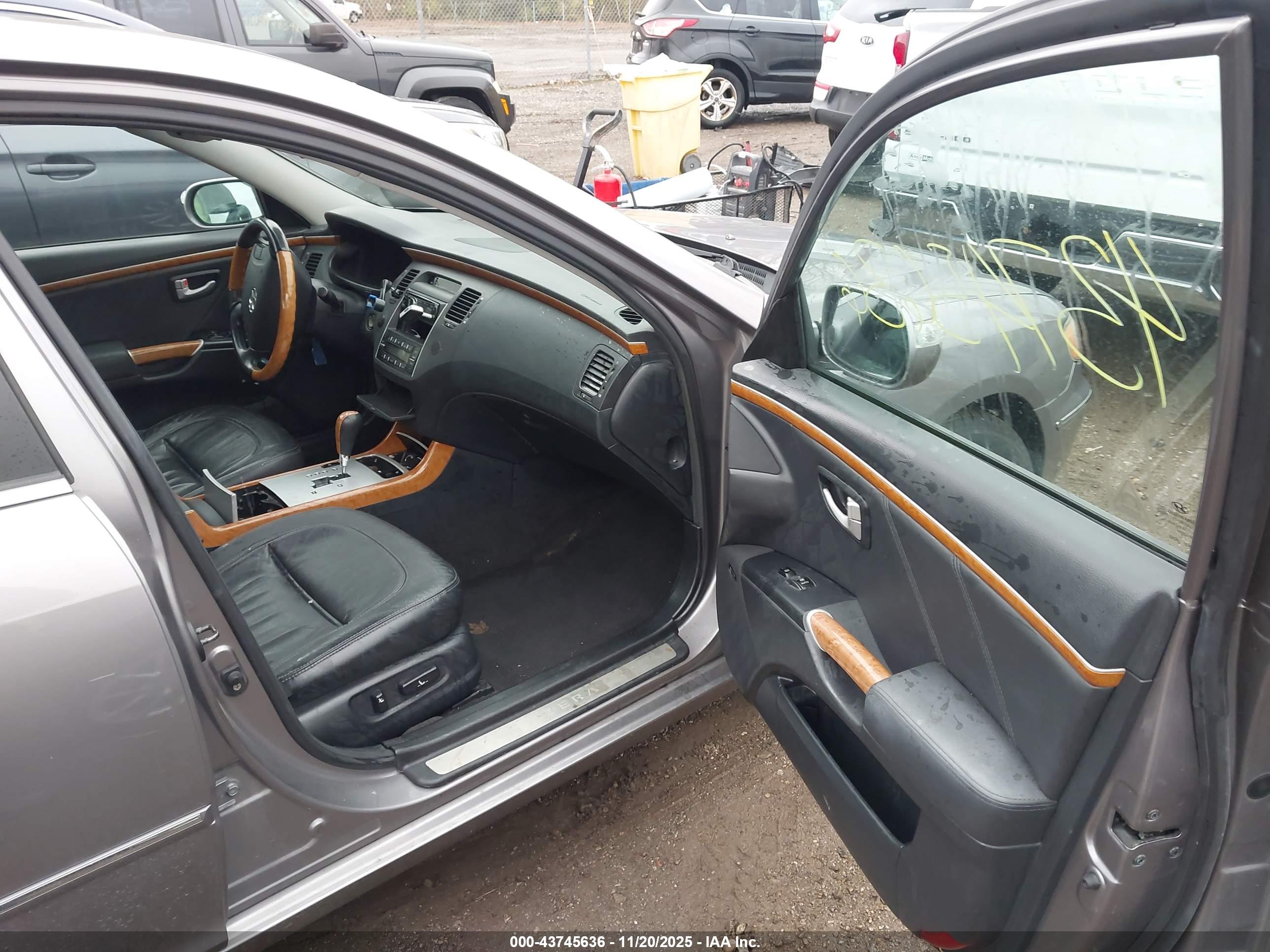 HYUNDAI AZERA image 5