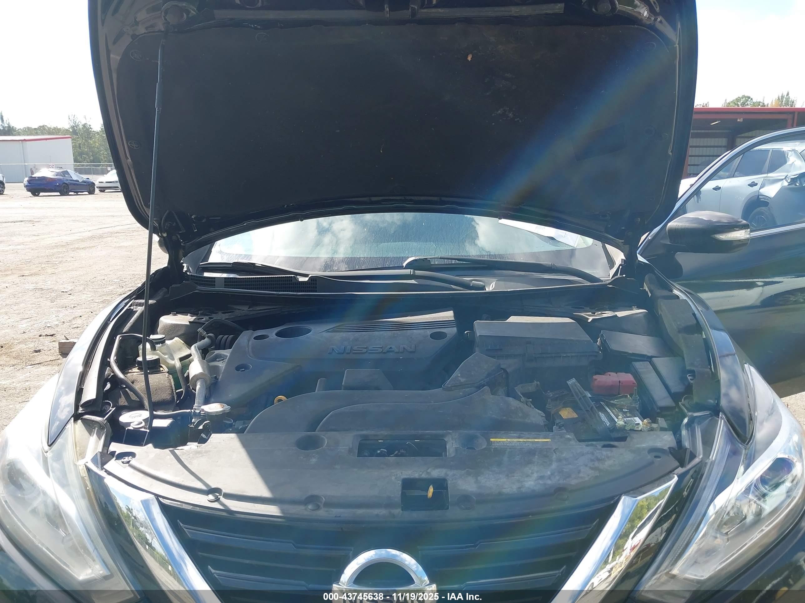 NISSAN ALTIMA image 10