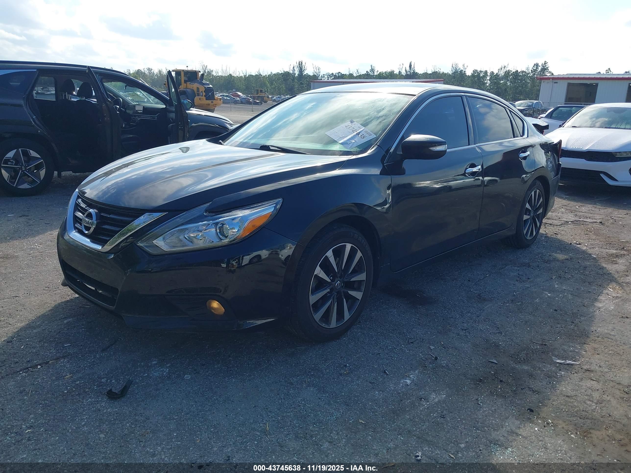 NISSAN ALTIMA image 2