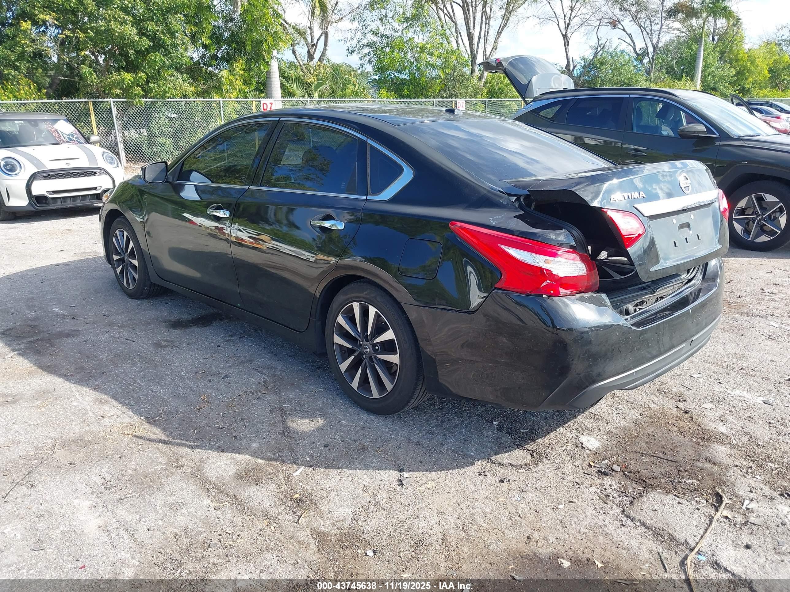 NISSAN ALTIMA image 3