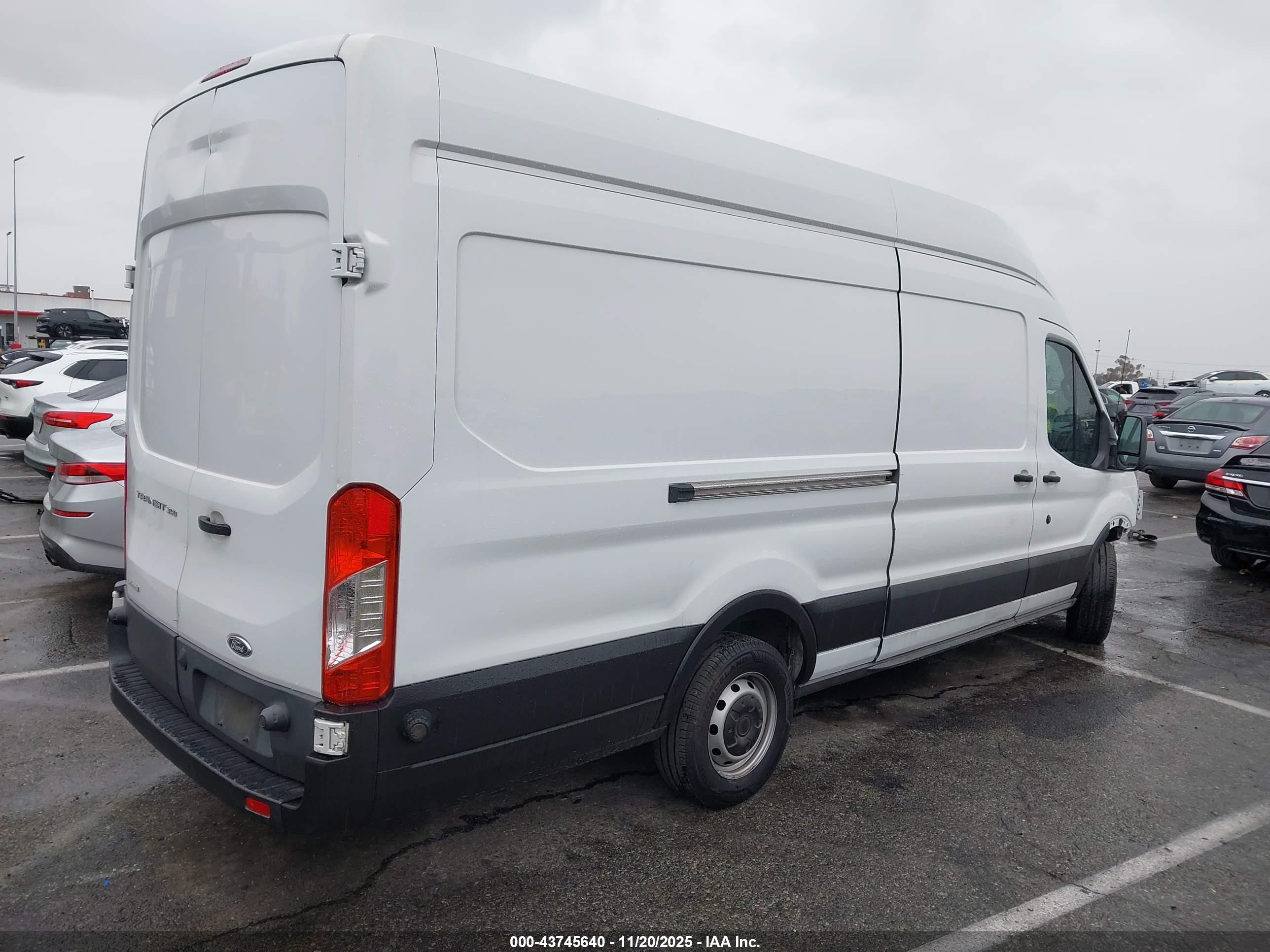 FORD TRANSIT-350 image 4