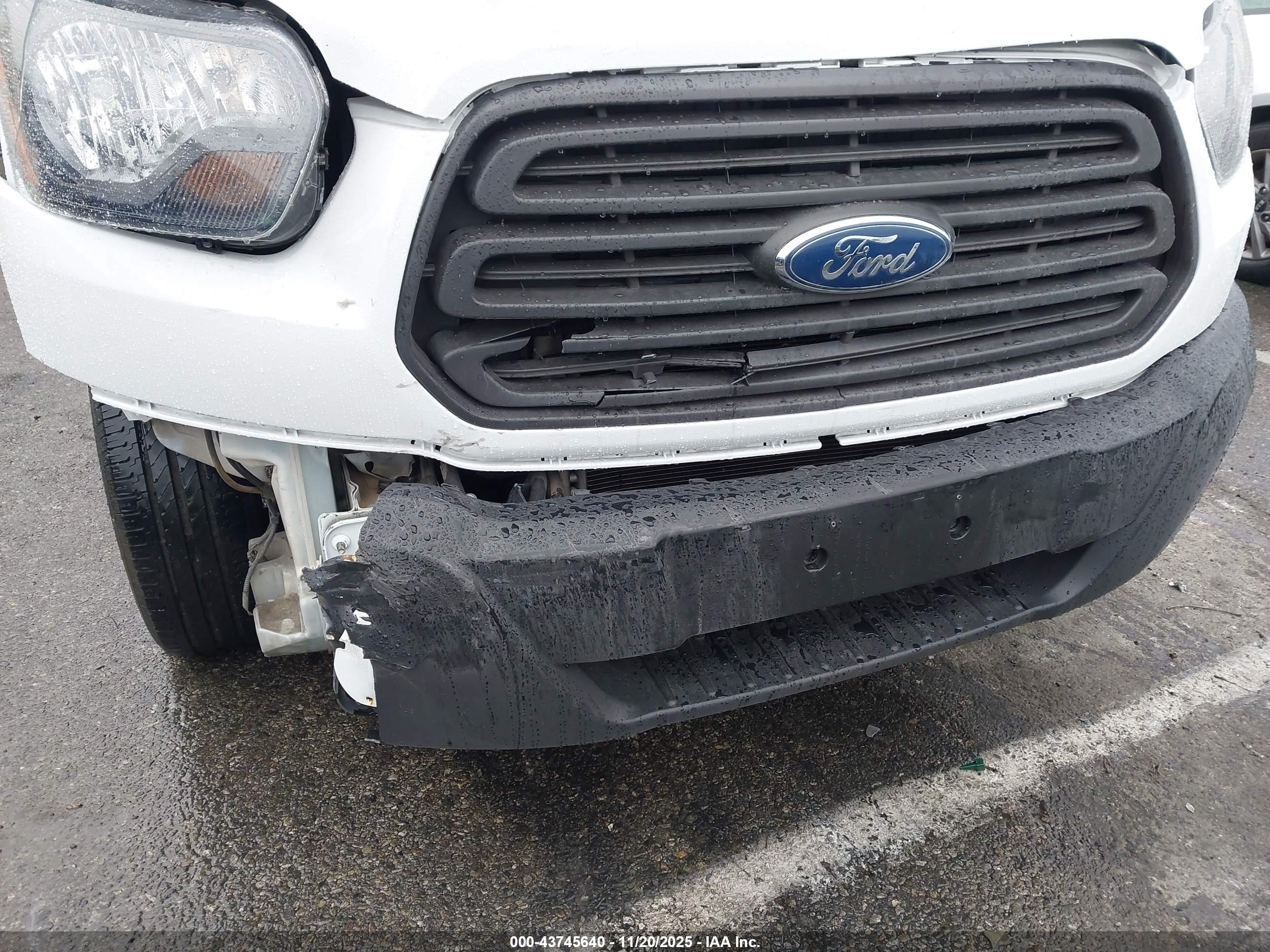 FORD TRANSIT-350 image 6