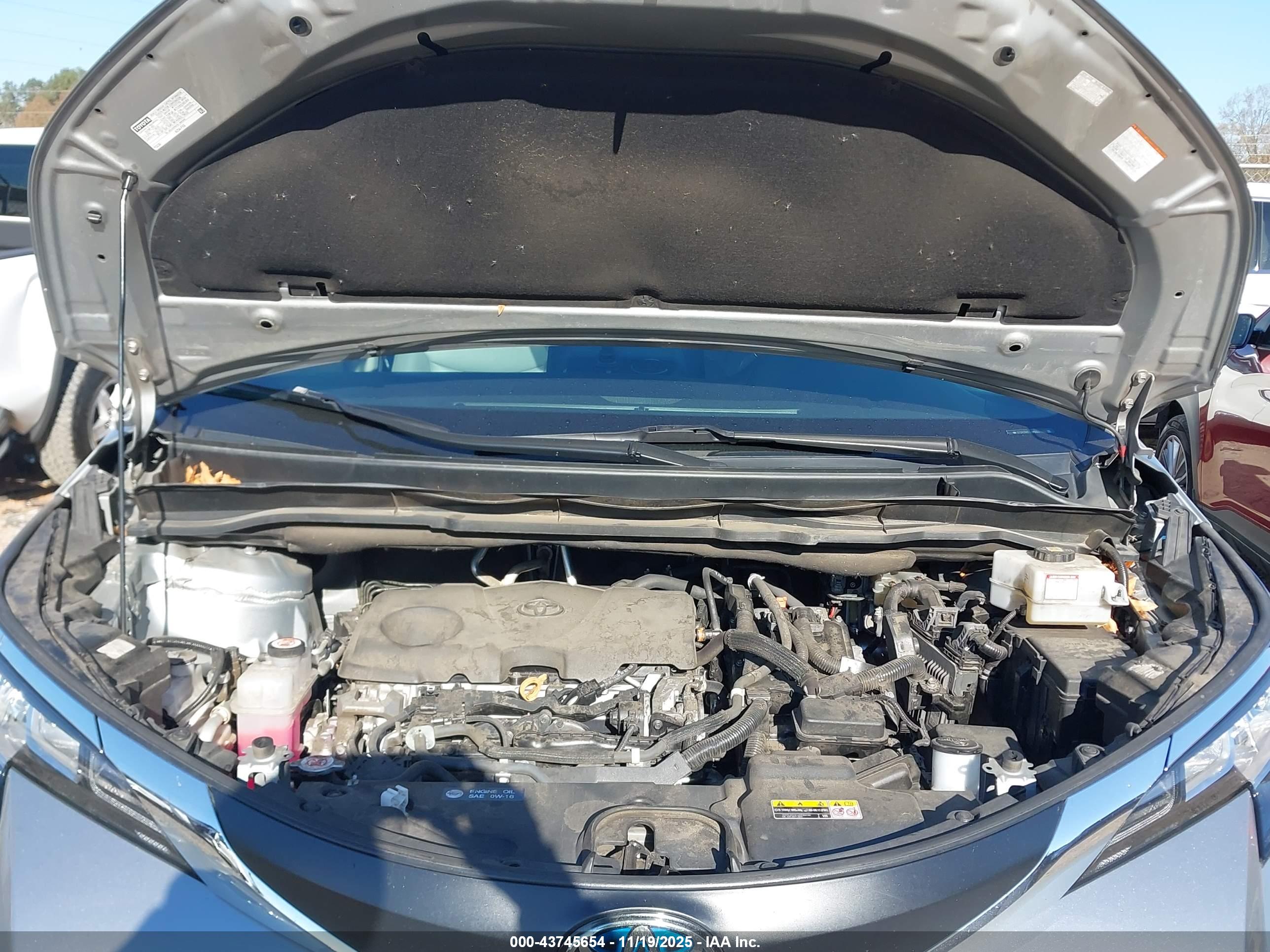 TOYOTA SIENNA image 10