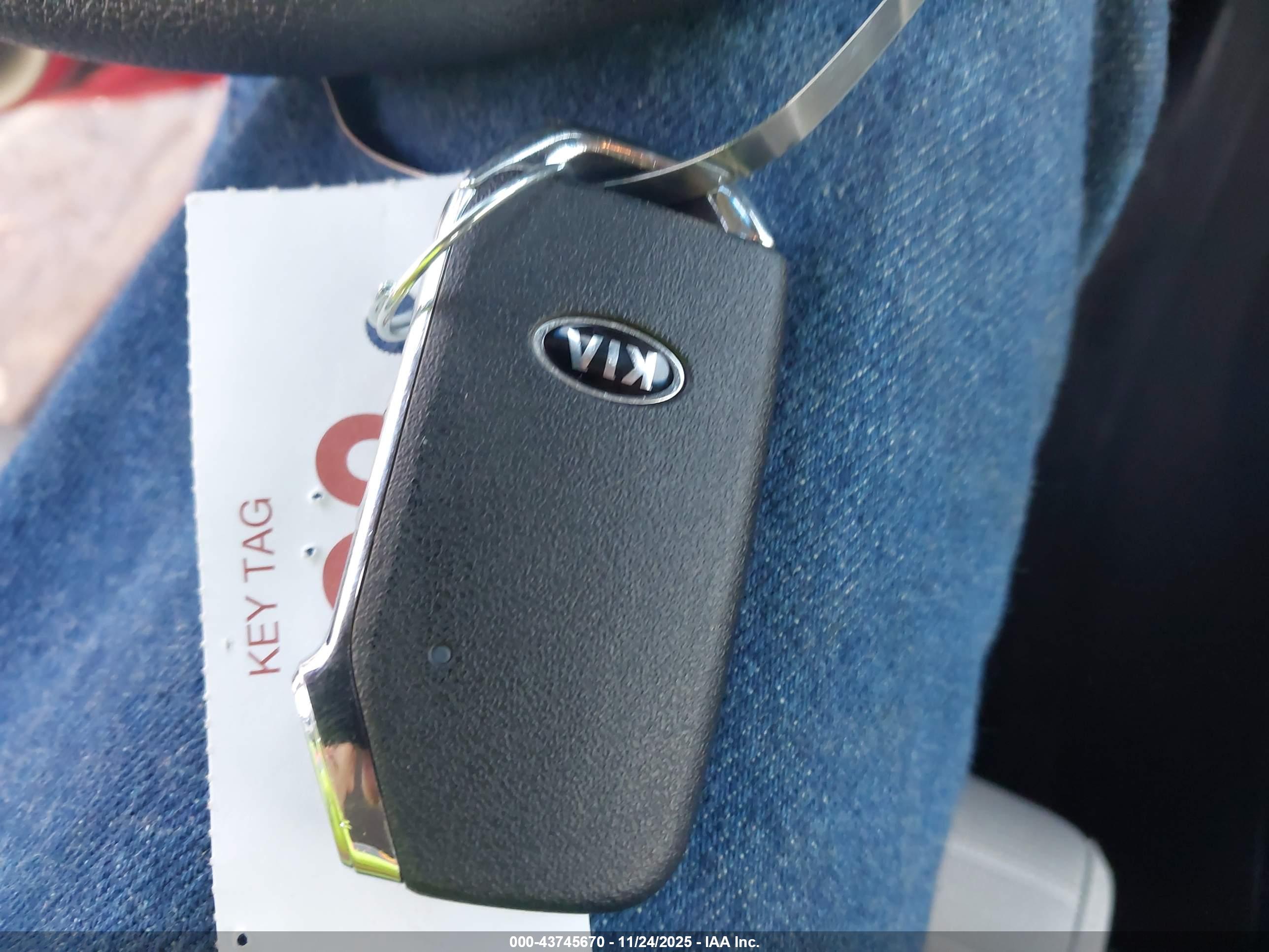 KIA SPORTAGE image 11