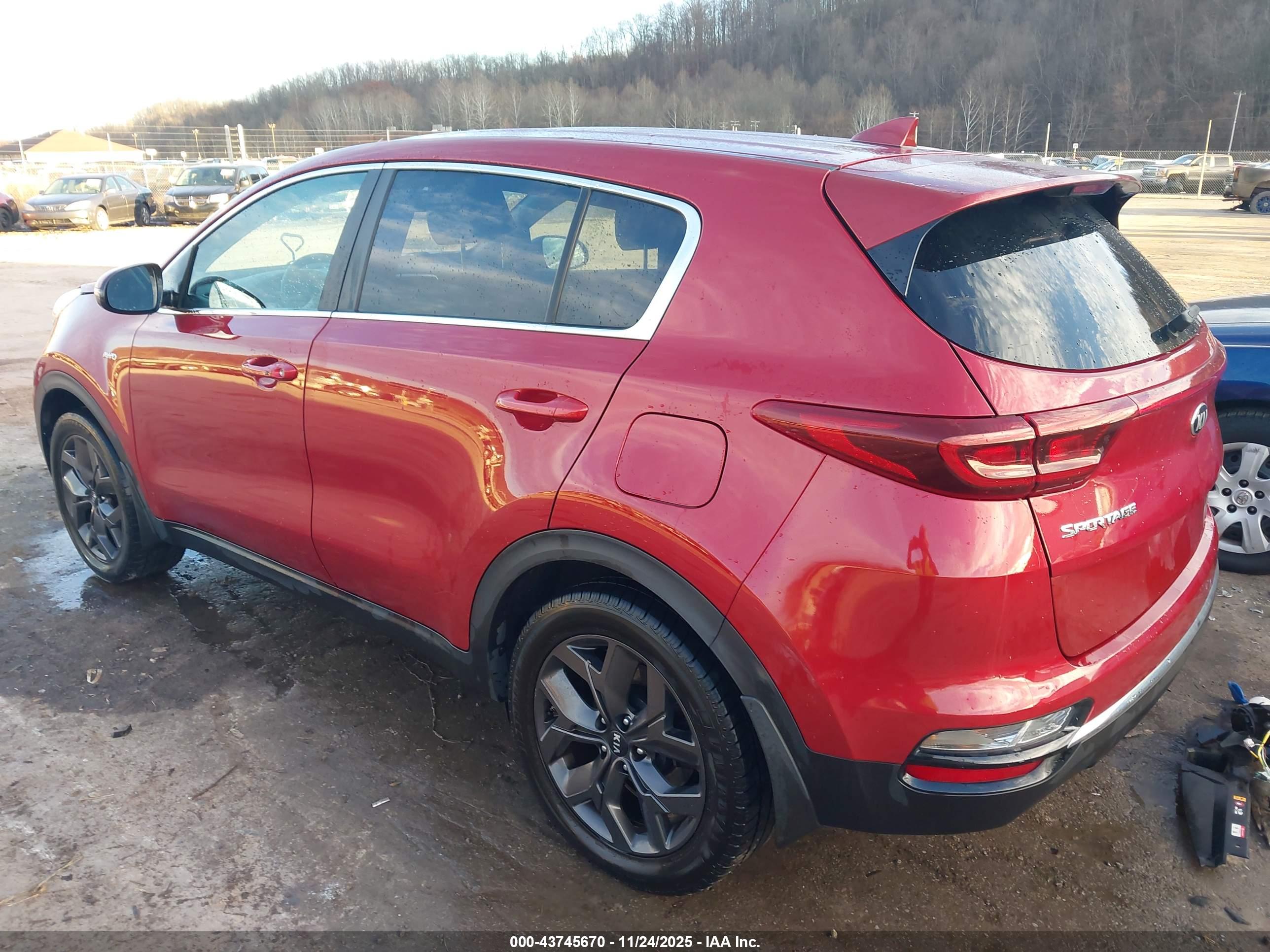 KIA SPORTAGE image 3
