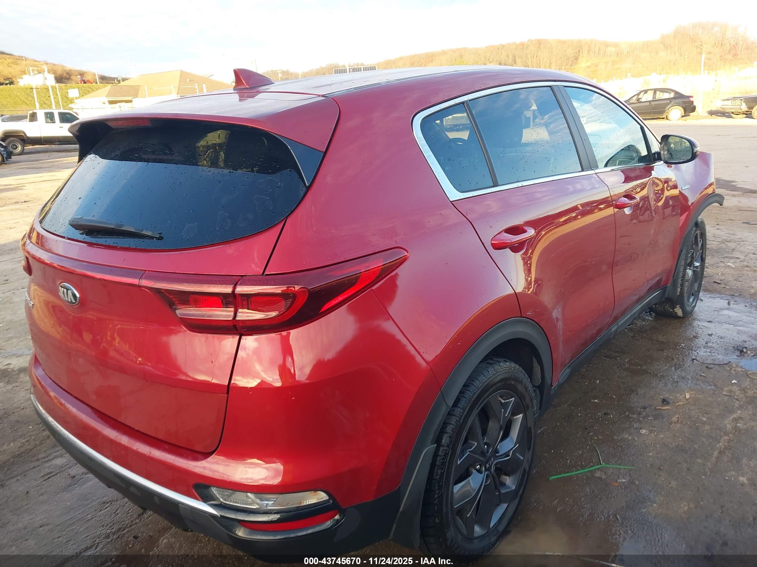 KIA SPORTAGE image 4